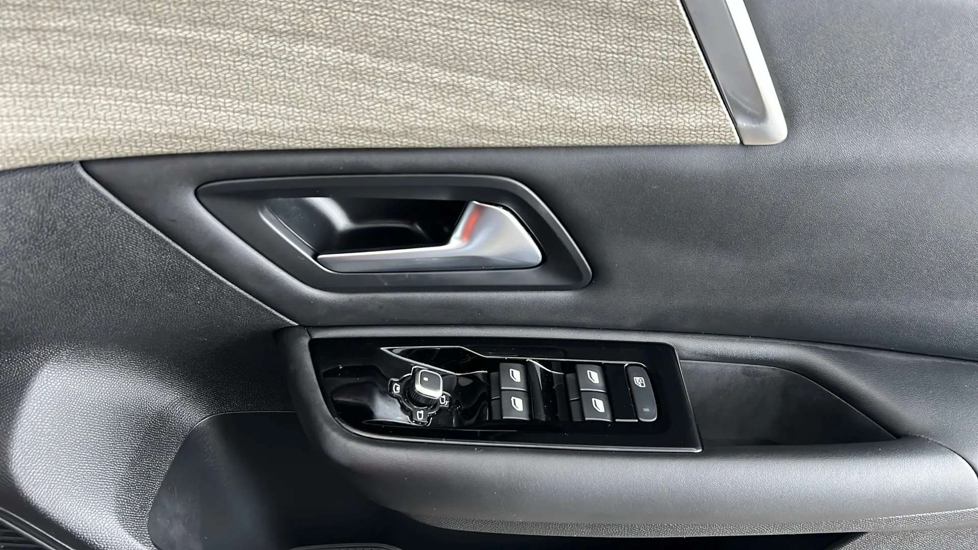 2023 CITROEN C5 X 2023 CITROEN C5 X