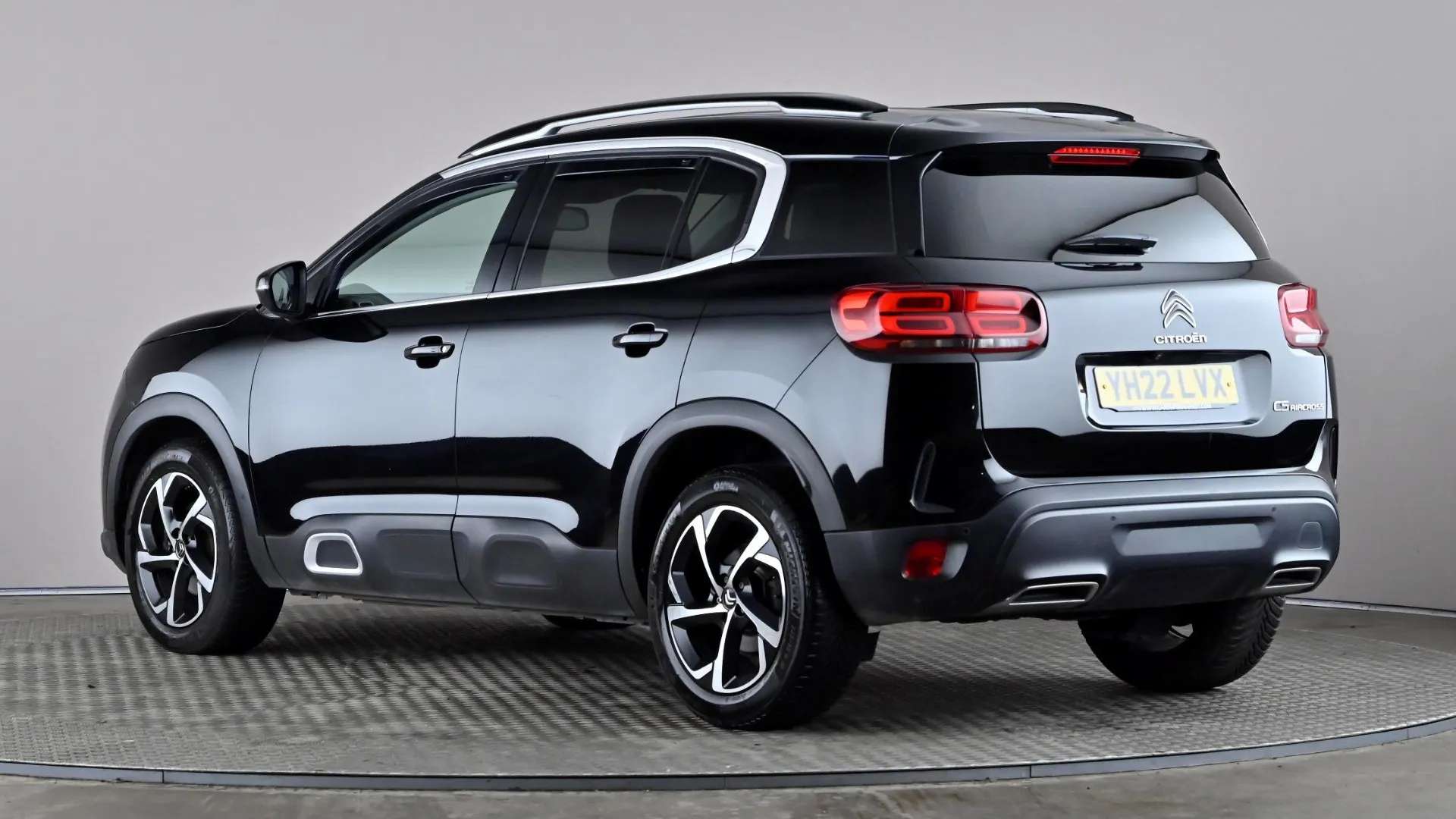 A 2022 CITROEN C5 AIRCROSS 1.5 BlueHDi 130 Shine EAT8 A 2022 CITROEN C5 AIRCROSS 1.5 BlueHDi 130 Shine EAT8