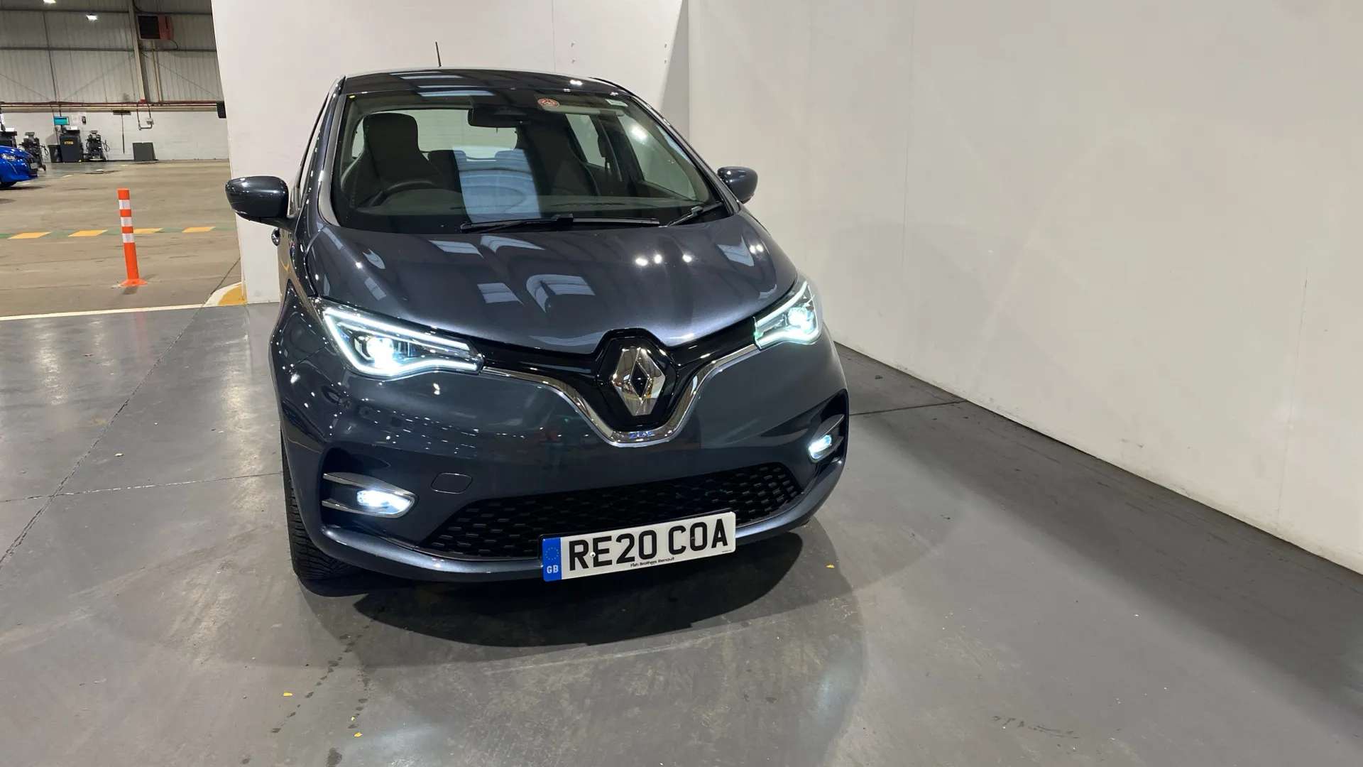 A 2020 RENAULT ZOE 100kW i Iconic R135 50kWh Auto A 2020 RENAULT ZOE 100kW i Iconic R135 50kWh Auto