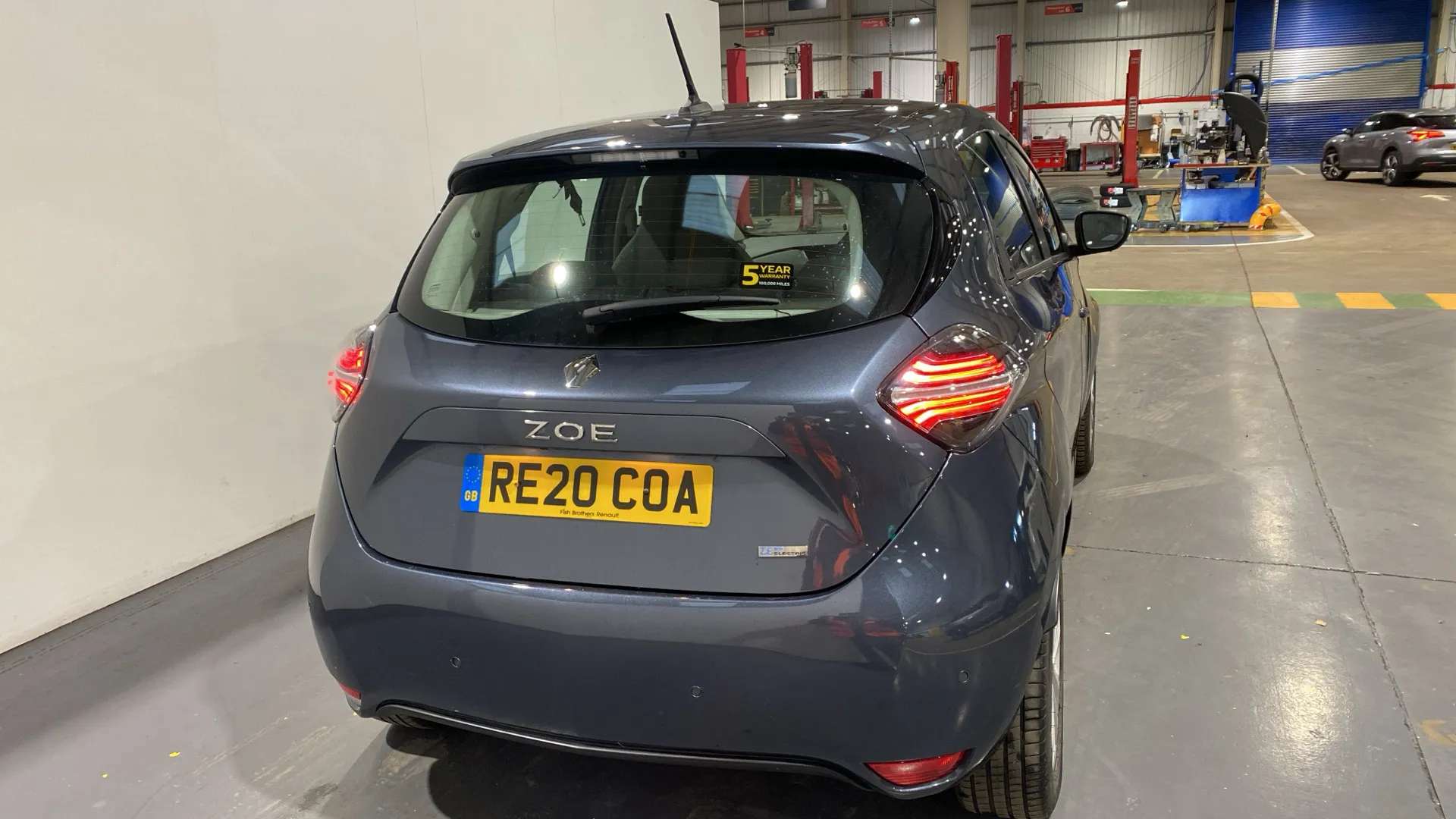 A 2020 RENAULT ZOE 100kW i Iconic R135 50kWh Auto A 2020 RENAULT ZOE 100kW i Iconic R135 50kWh Auto