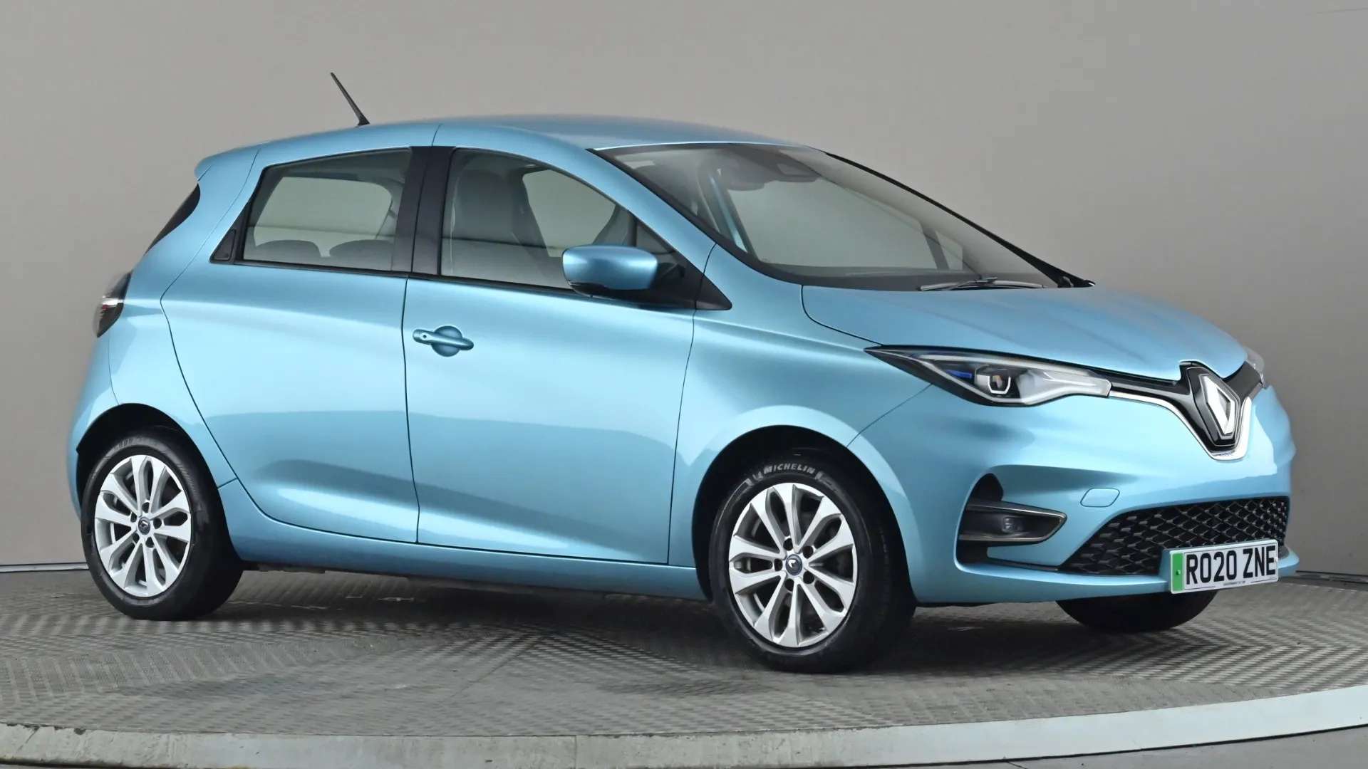 A 2020 RENAULT ZOE 100kW i Iconic R135 50kWh Auto A 2020 RENAULT ZOE 100kW i Iconic R135 50kWh Auto