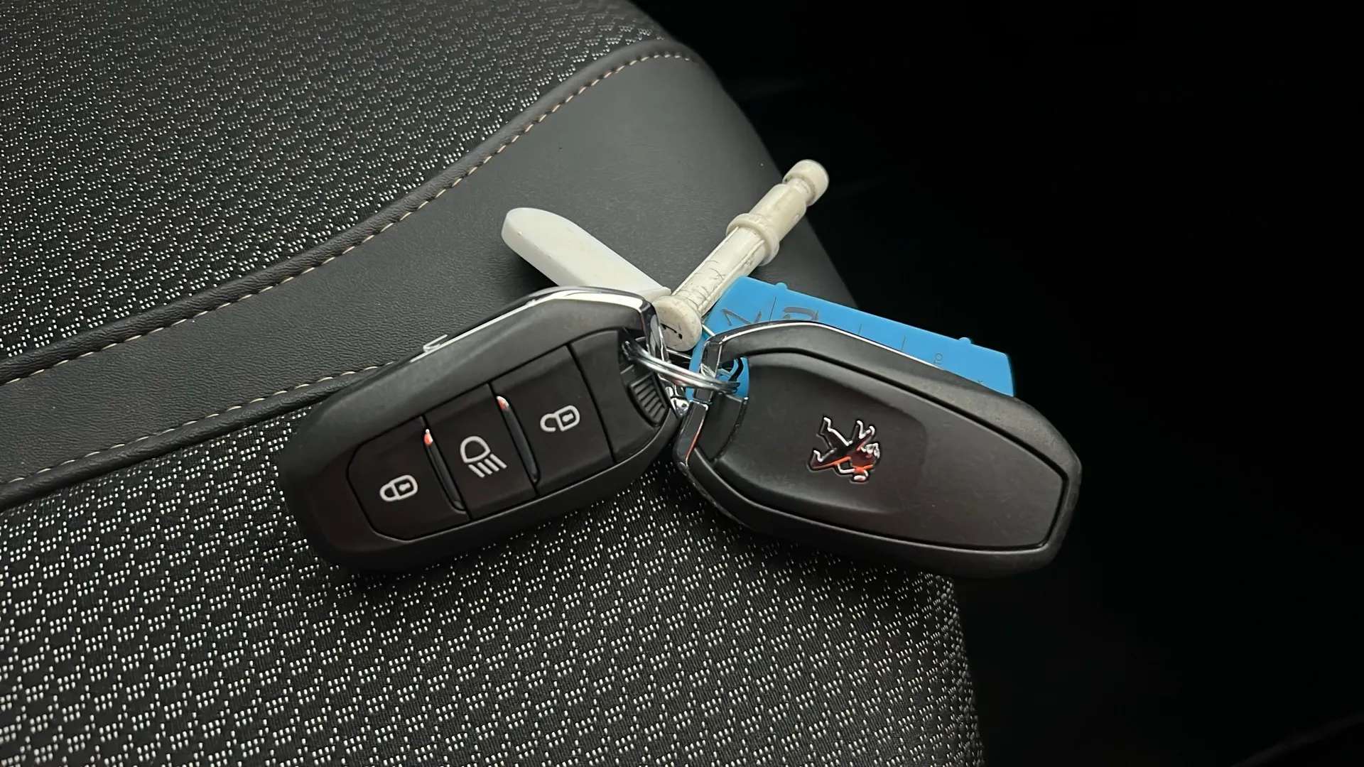 2023 PEUGEOT 3008 2023 PEUGEOT 3008