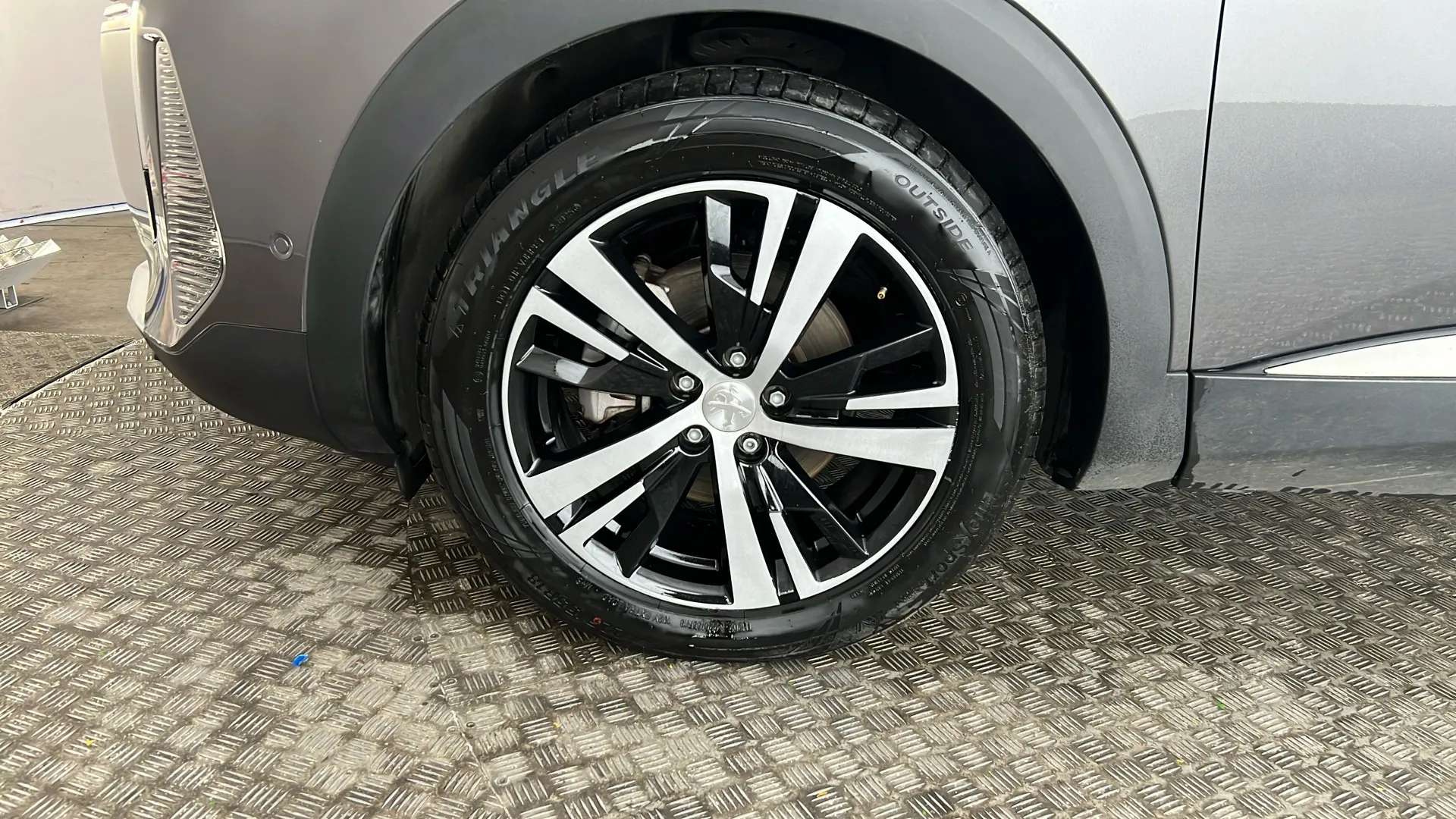 2024 PEUGEOT 5008 2024 PEUGEOT 5008