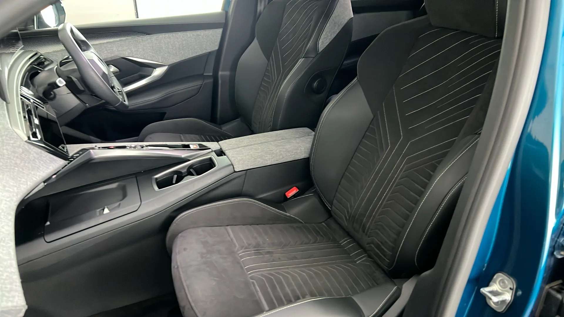 2024 PEUGEOT 5008 2024 PEUGEOT 5008