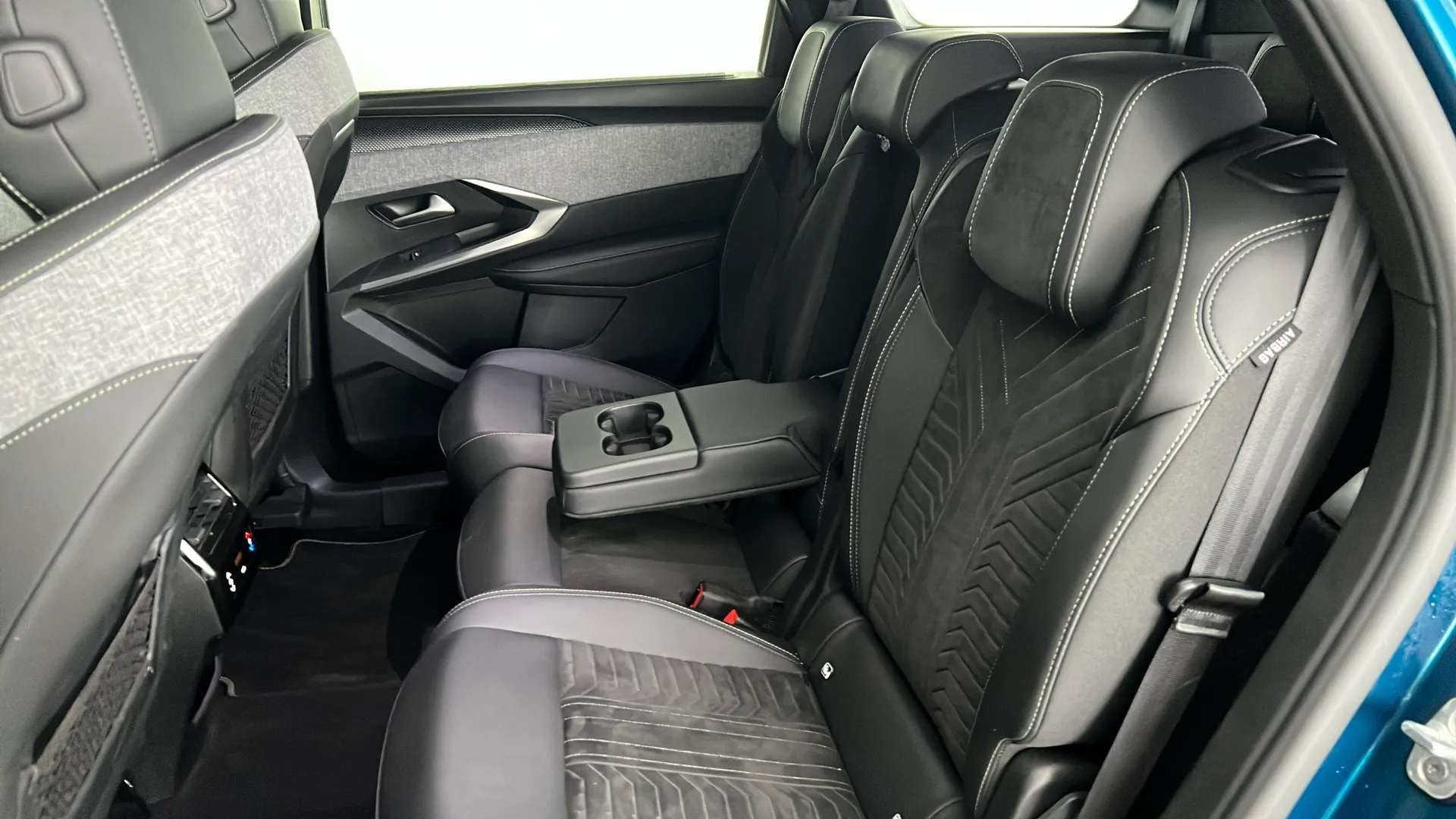 2024 PEUGEOT 5008 2024 PEUGEOT 5008