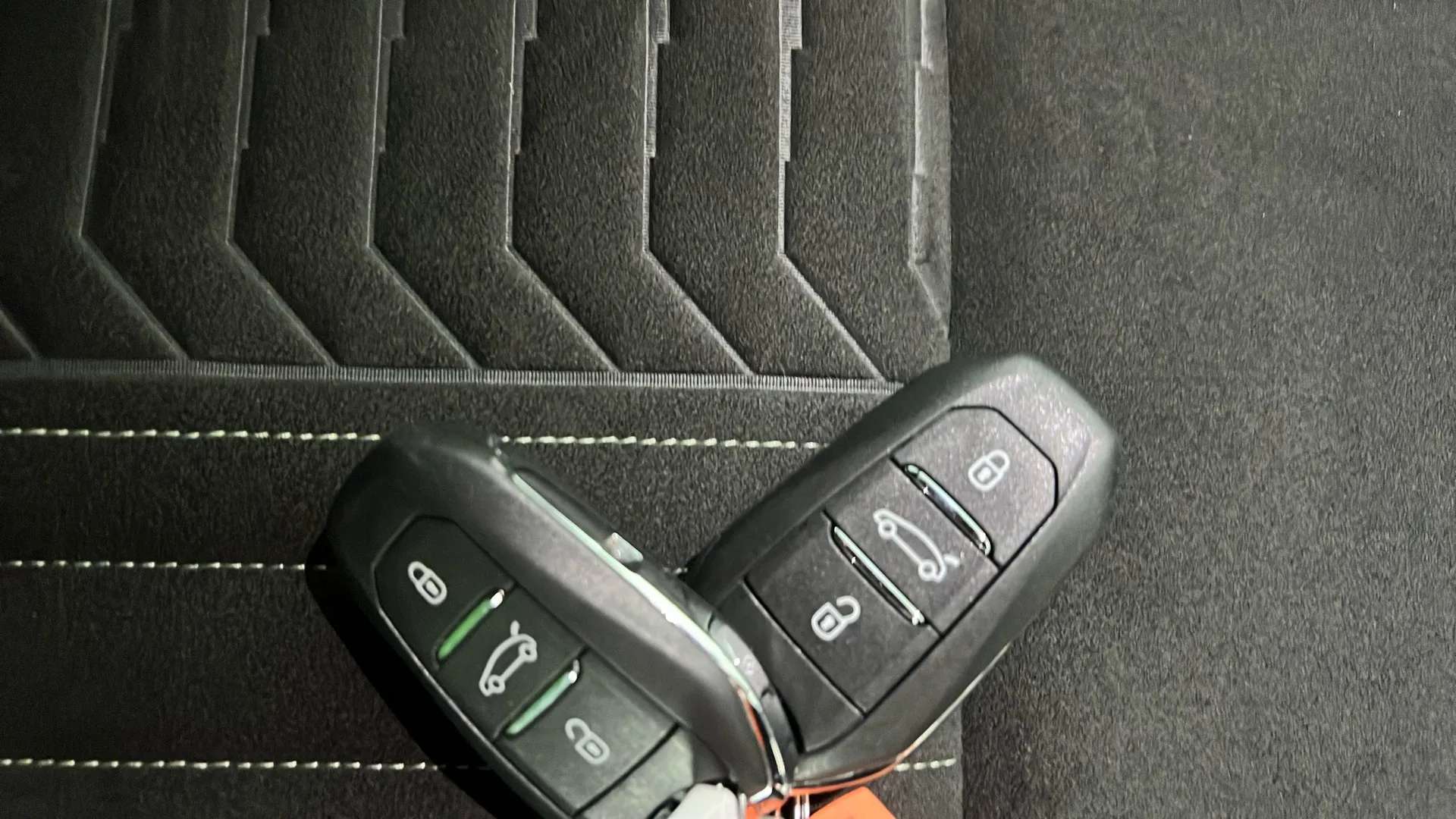 2024 PEUGEOT 5008 2024 PEUGEOT 5008