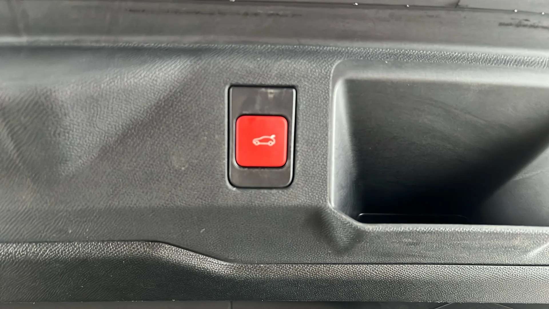 2024 PEUGEOT 5008 2024 PEUGEOT 5008