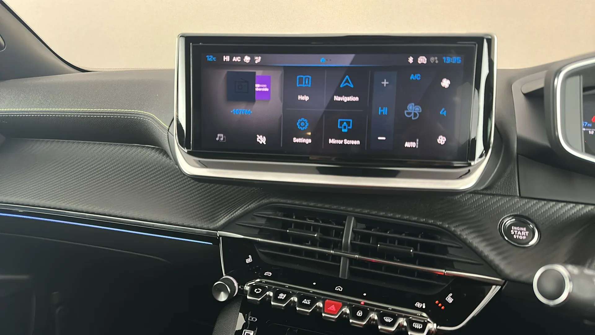 2024 PEUGEOT 2008 2024 PEUGEOT 2008