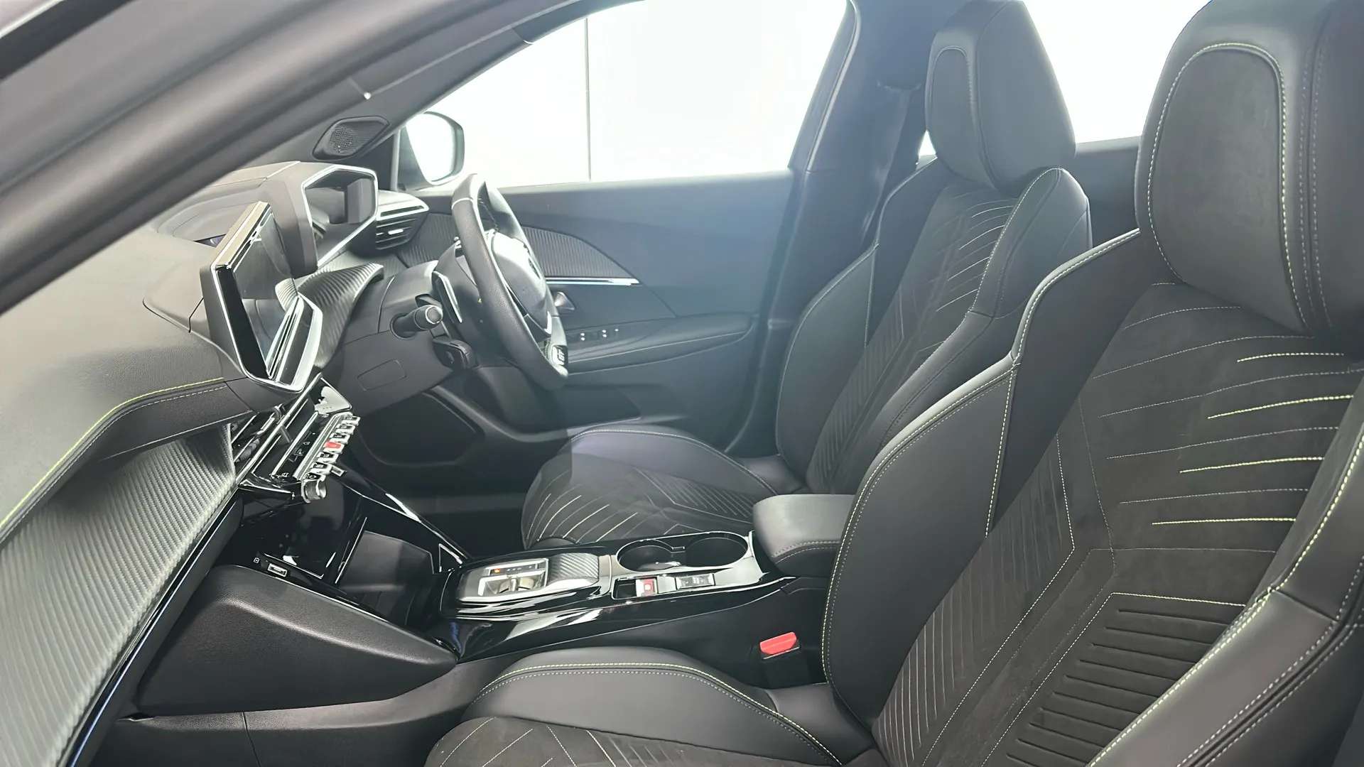 2024 PEUGEOT 2008 2024 PEUGEOT 2008