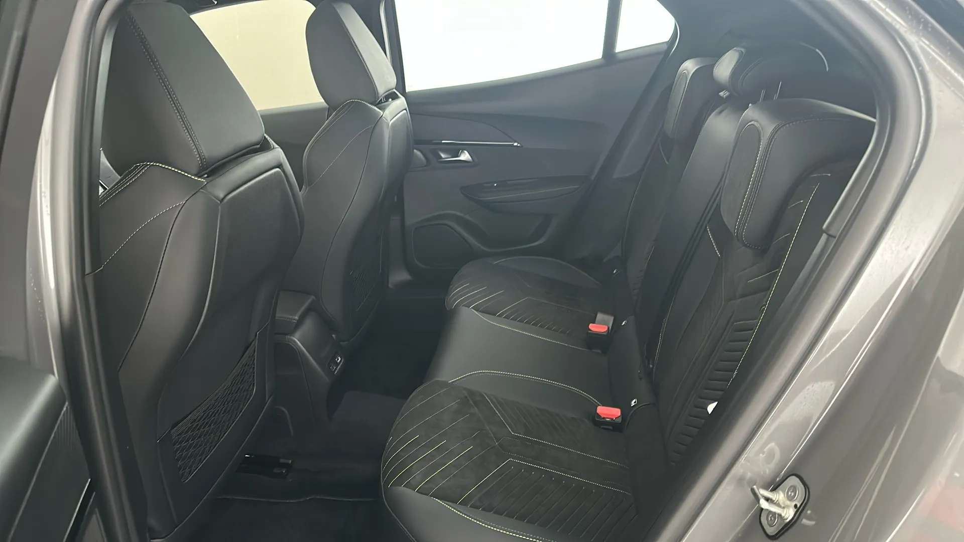 2024 PEUGEOT 2008 2024 PEUGEOT 2008