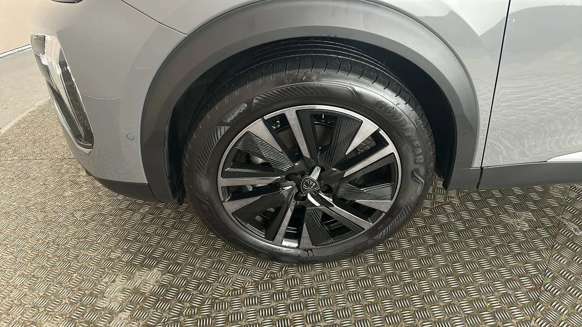 2024 PEUGEOT 2008 2024 PEUGEOT 2008