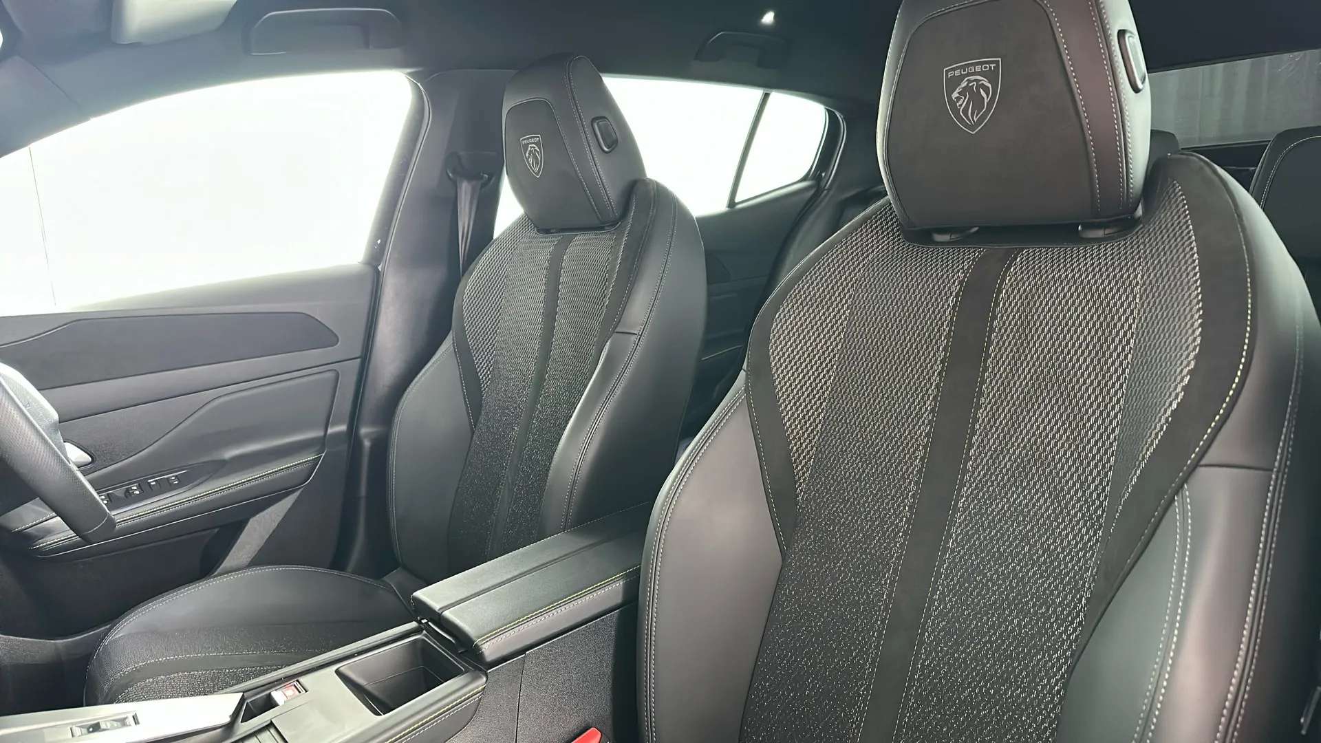 2025 PEUGEOT 408 2025 PEUGEOT 408