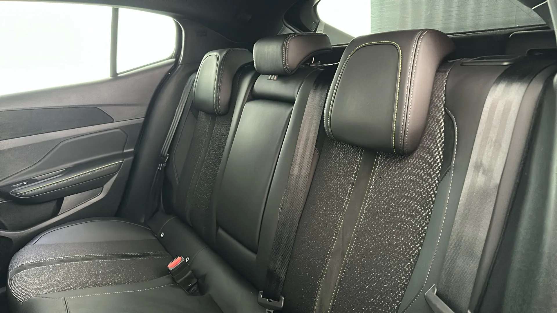 2025 PEUGEOT 408 2025 PEUGEOT 408