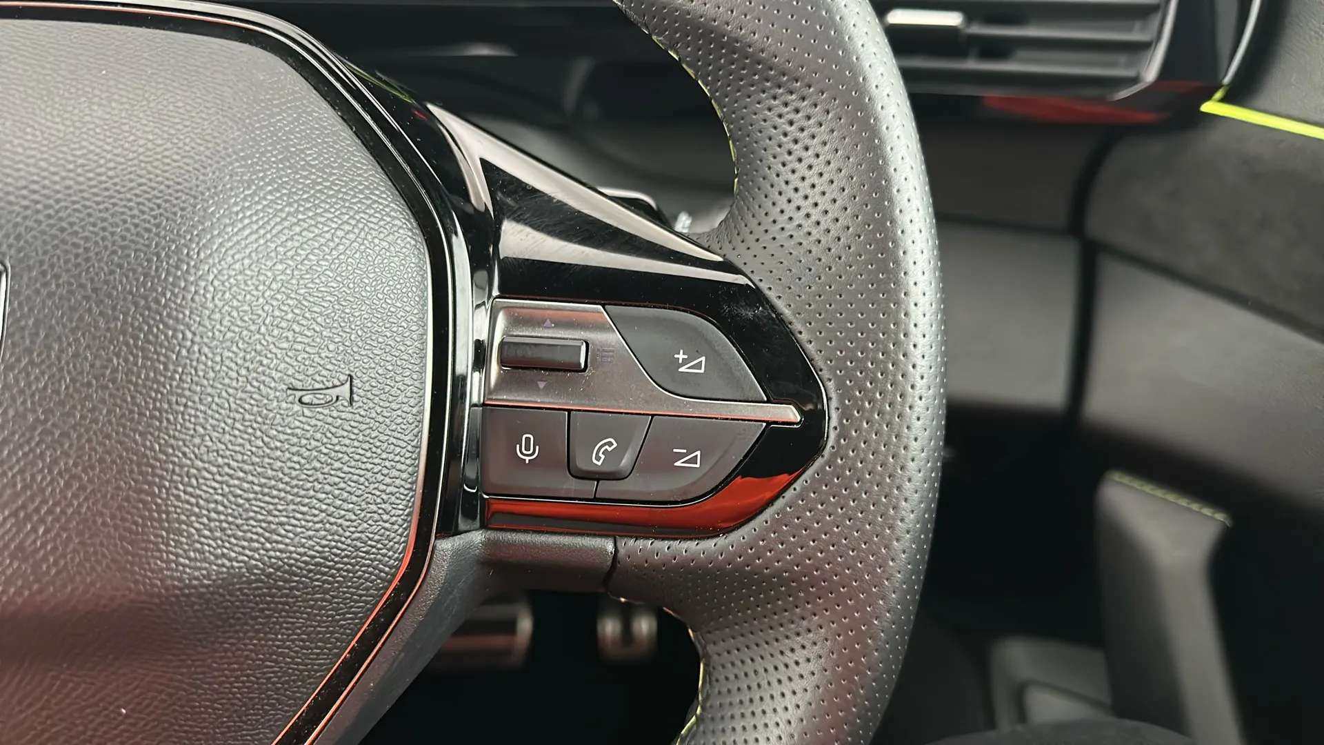 2025 PEUGEOT 408 2025 PEUGEOT 408