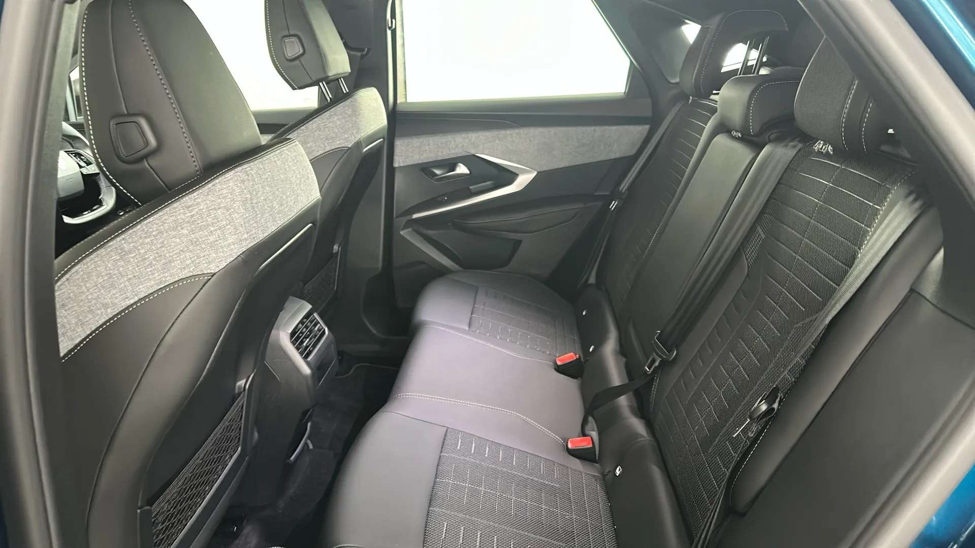 2025 PEUGEOT 3008 2025 PEUGEOT 3008