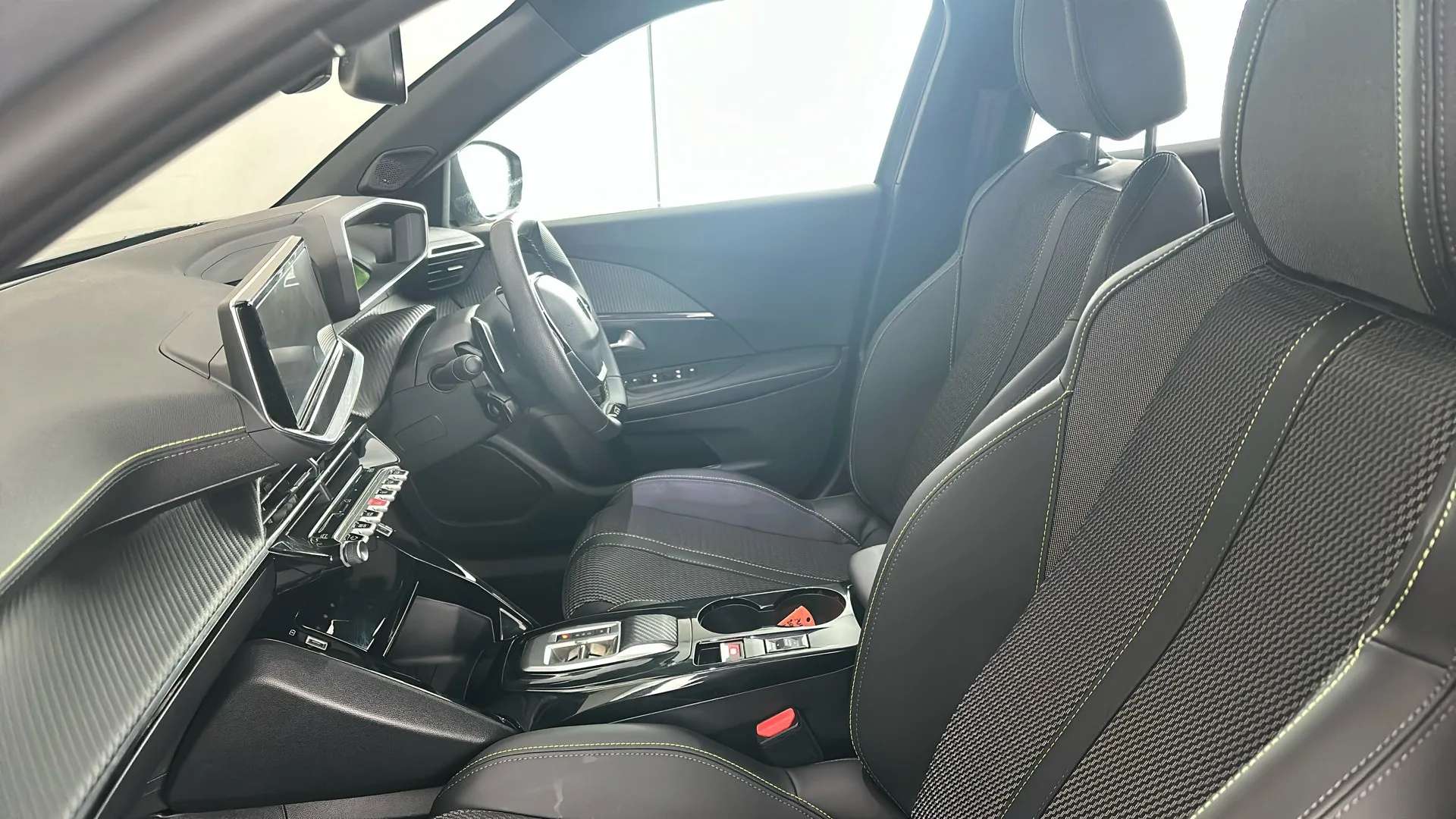 2025 PEUGEOT 2008 2025 PEUGEOT 2008