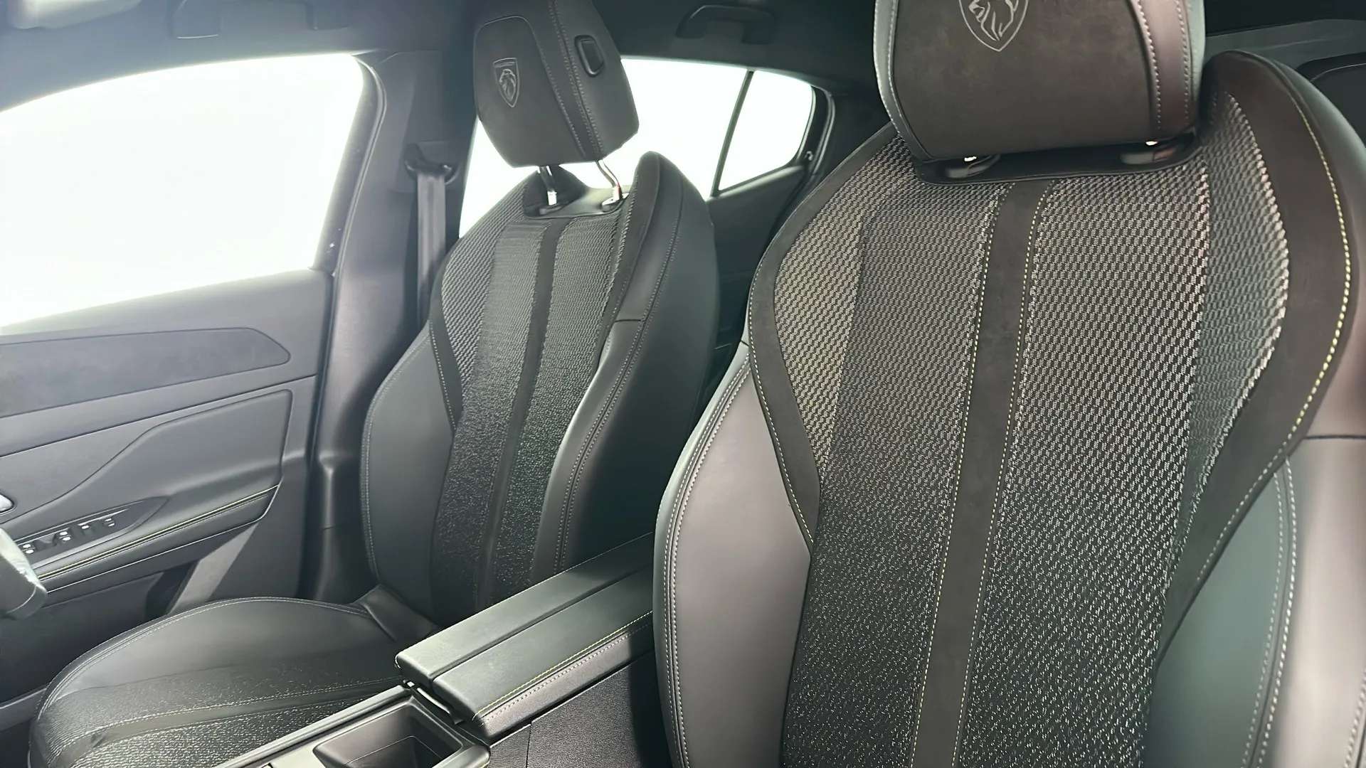 2025 PEUGEOT 408 2025 PEUGEOT 408