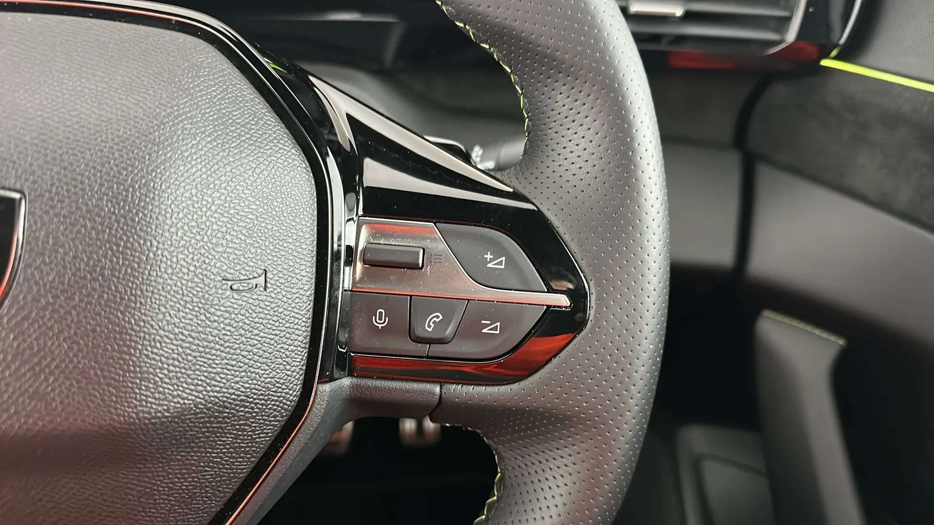 2025 PEUGEOT 408 2025 PEUGEOT 408
