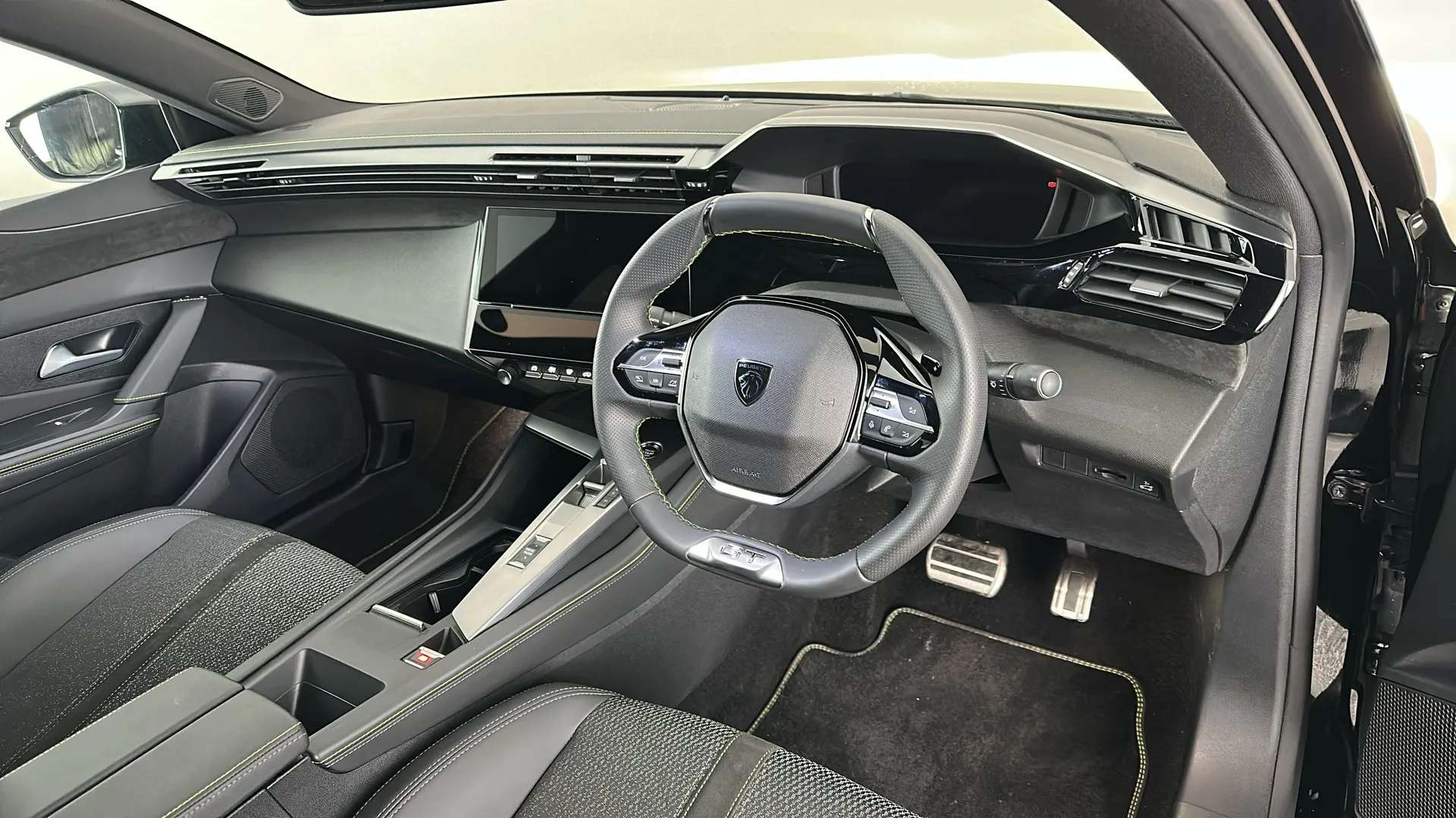 2025 PEUGEOT 408 2025 PEUGEOT 408