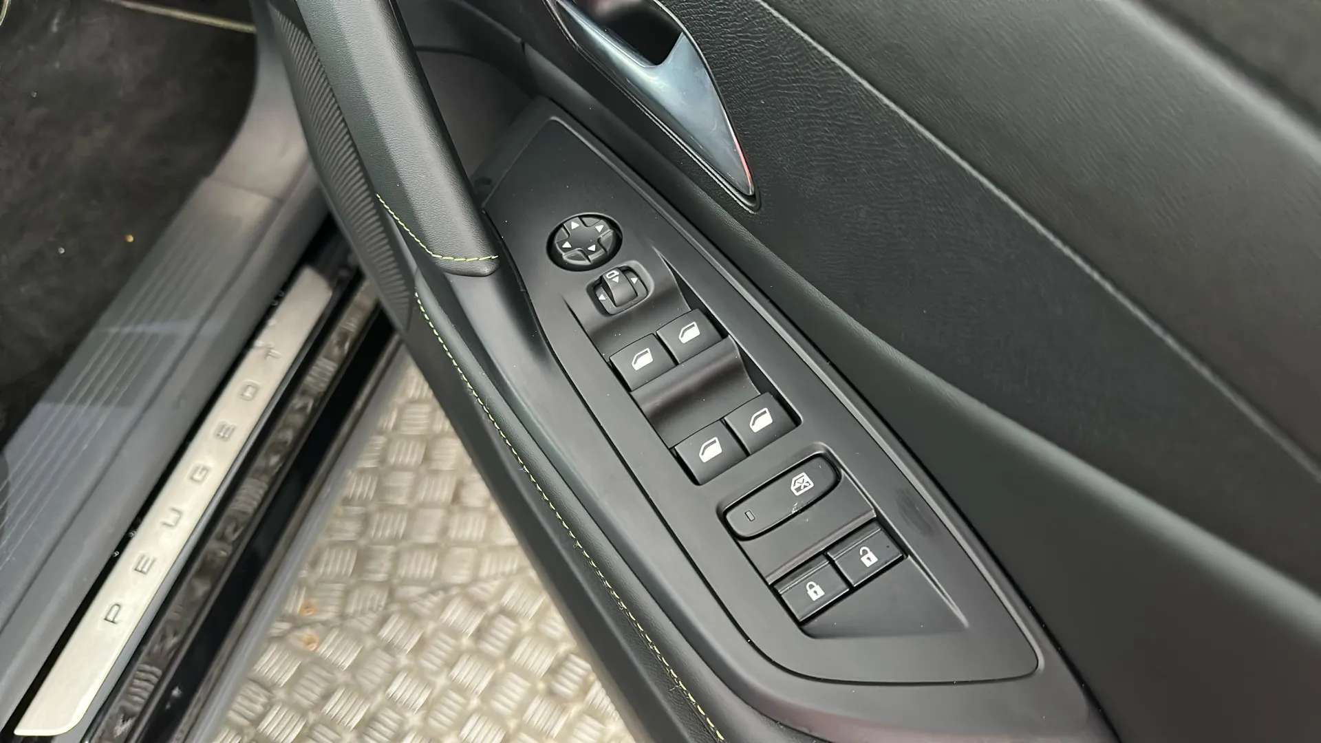 2025 PEUGEOT 408 2025 PEUGEOT 408