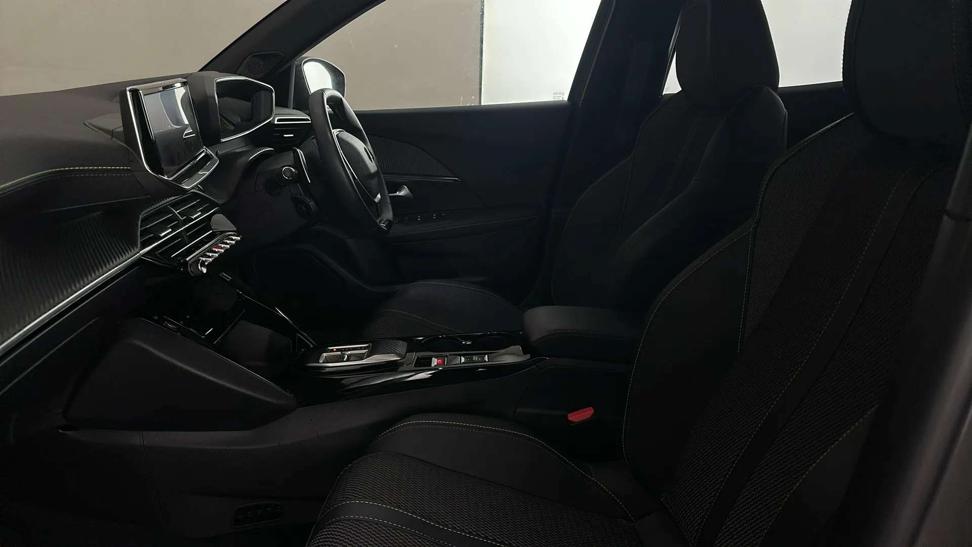 2024 PEUGEOT 2008 2024 PEUGEOT 2008