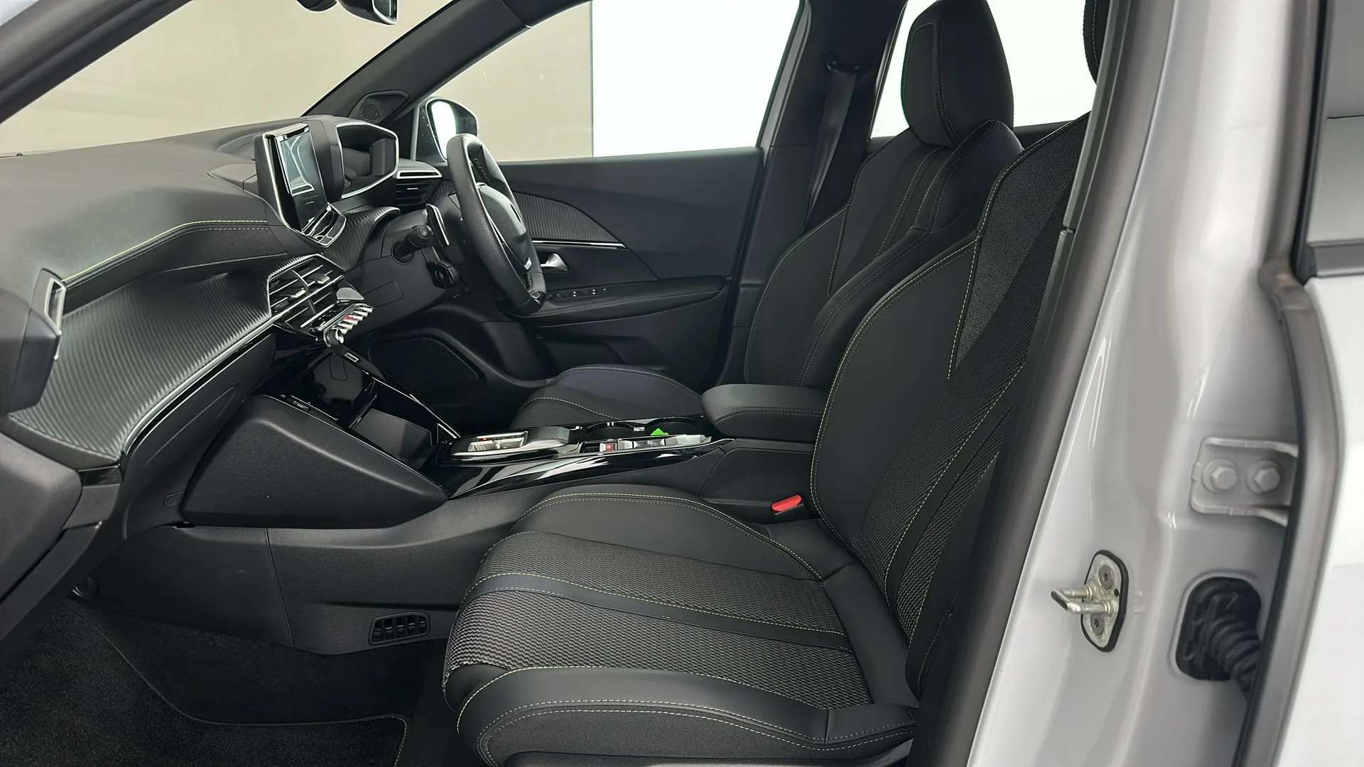 2025 PEUGEOT 2008 2025 PEUGEOT 2008