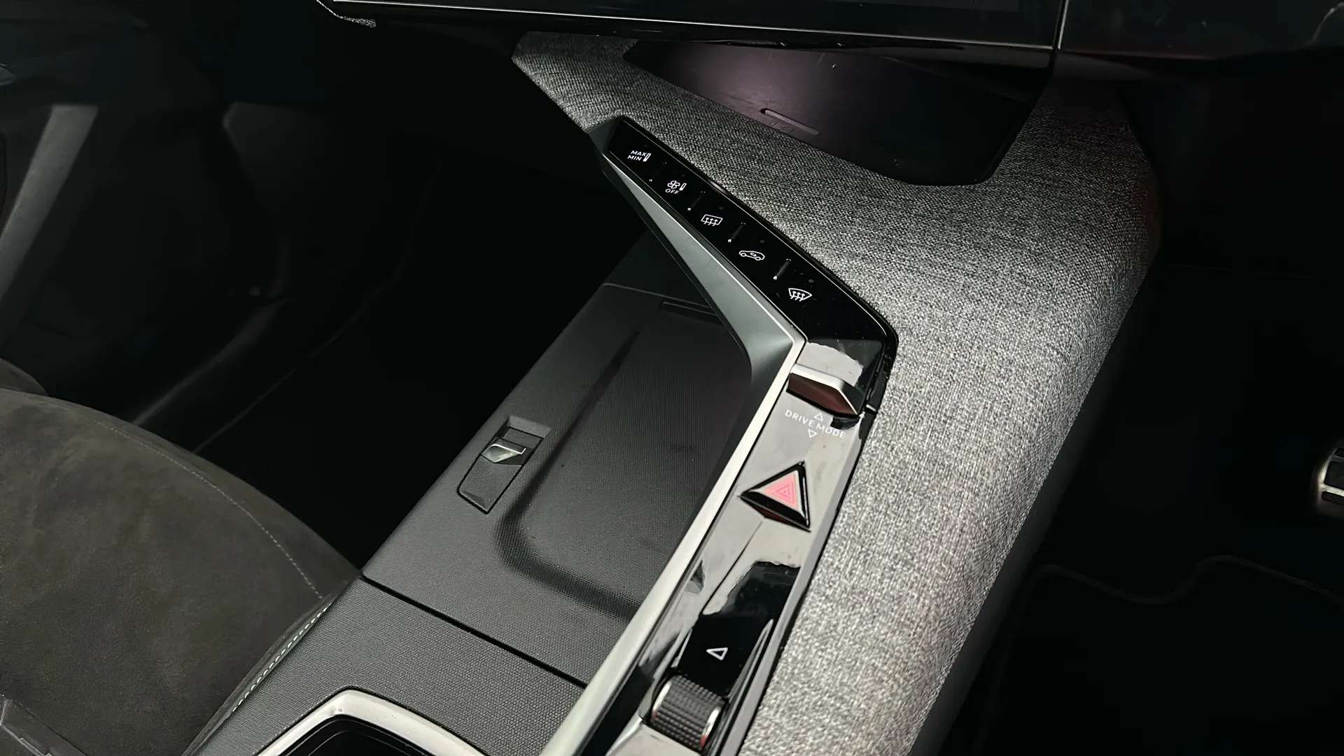 2024 PEUGEOT 3008 2024 PEUGEOT 3008