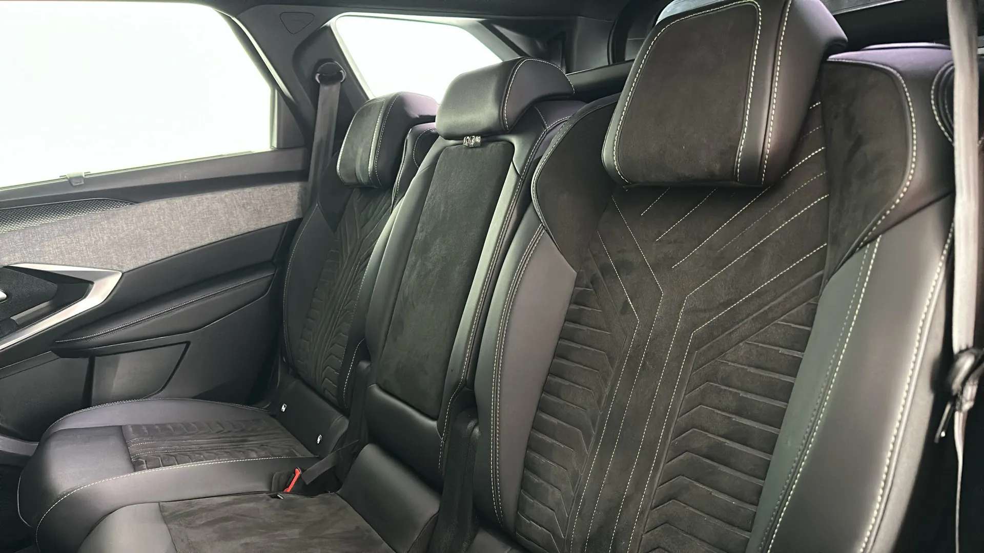 2024 PEUGEOT 5008 2024 PEUGEOT 5008