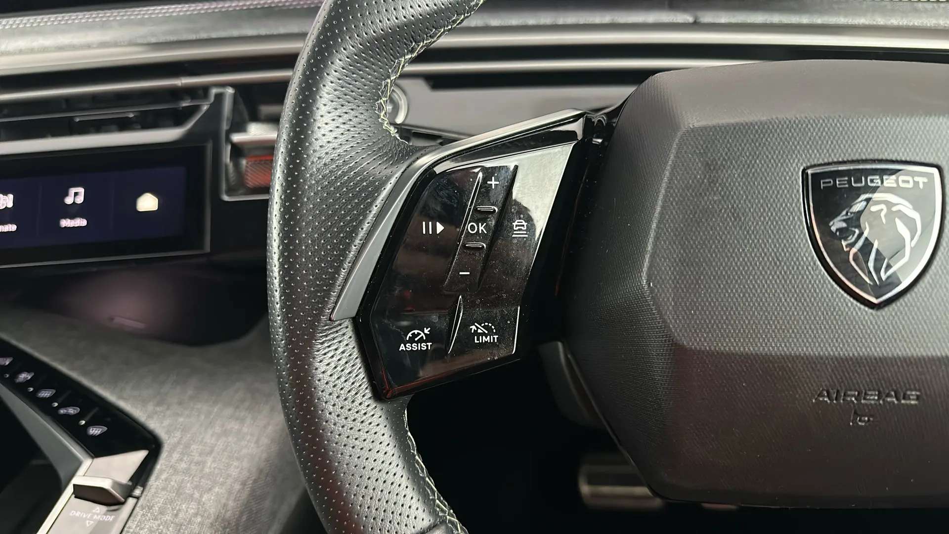 2024 PEUGEOT 5008 2024 PEUGEOT 5008