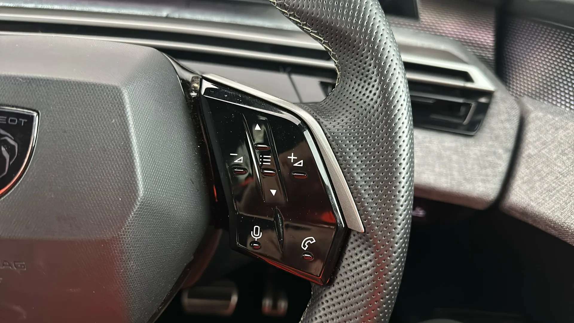 2025 PEUGEOT 3008 2025 PEUGEOT 3008
