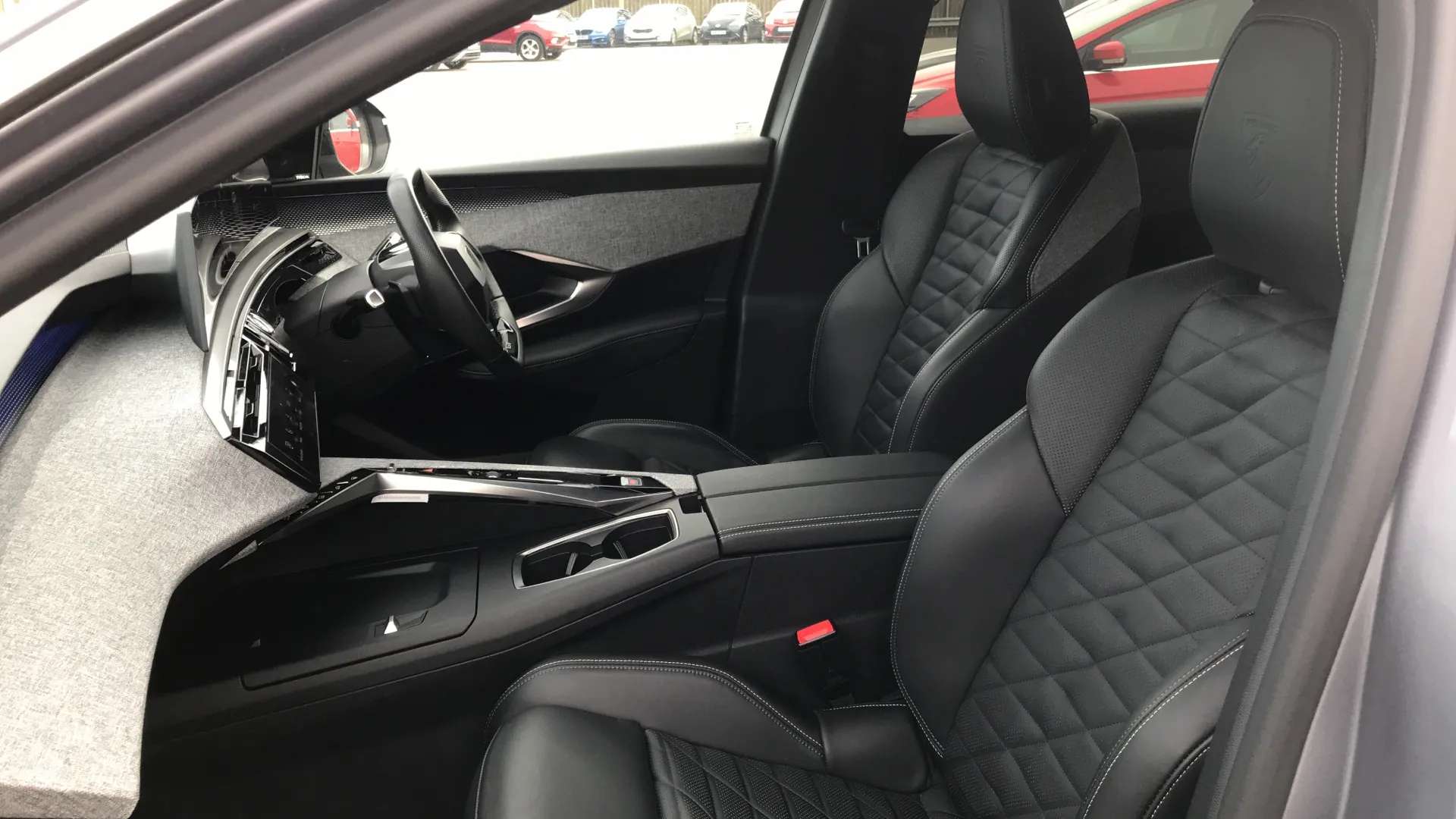 2023 PEUGEOT 3008 2023 PEUGEOT 3008