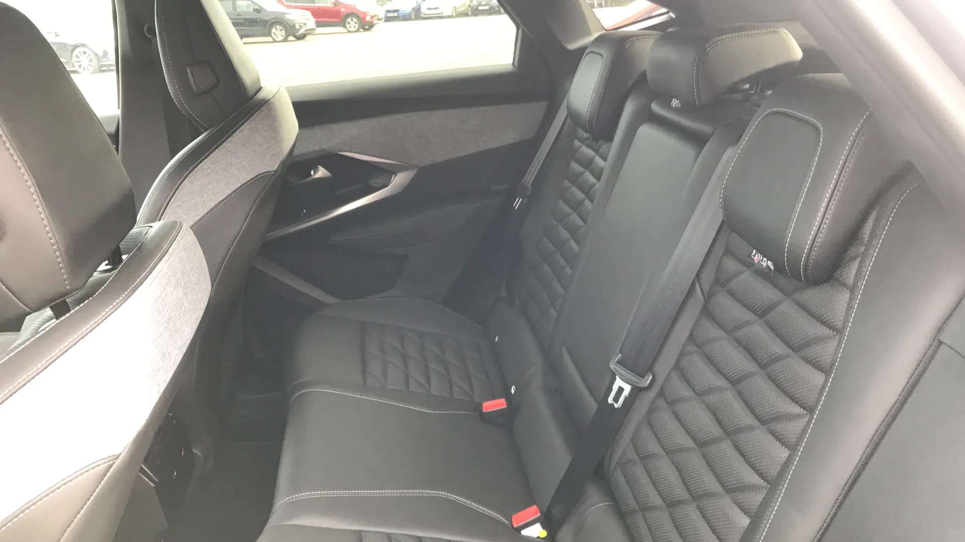 2023 PEUGEOT 3008 2023 PEUGEOT 3008