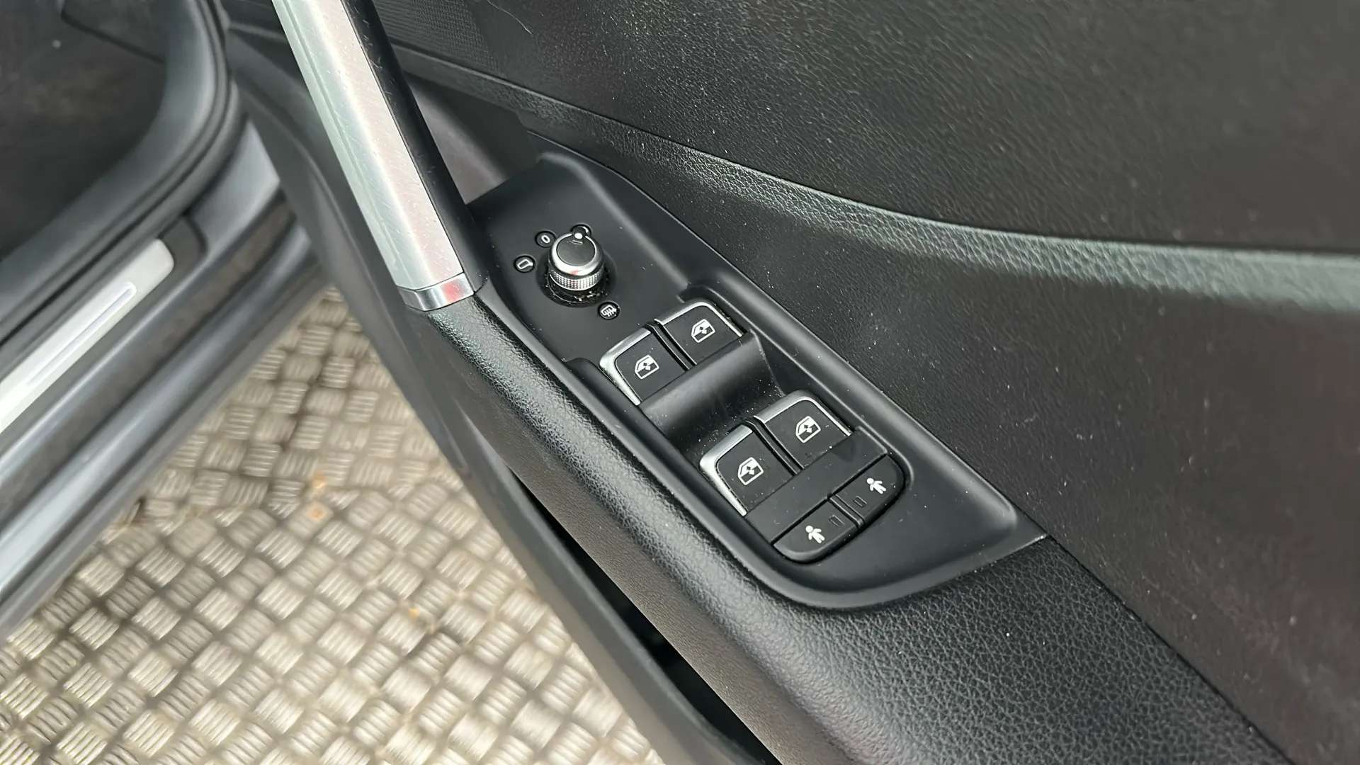 2017 AUDI Q2 2017 AUDI Q2