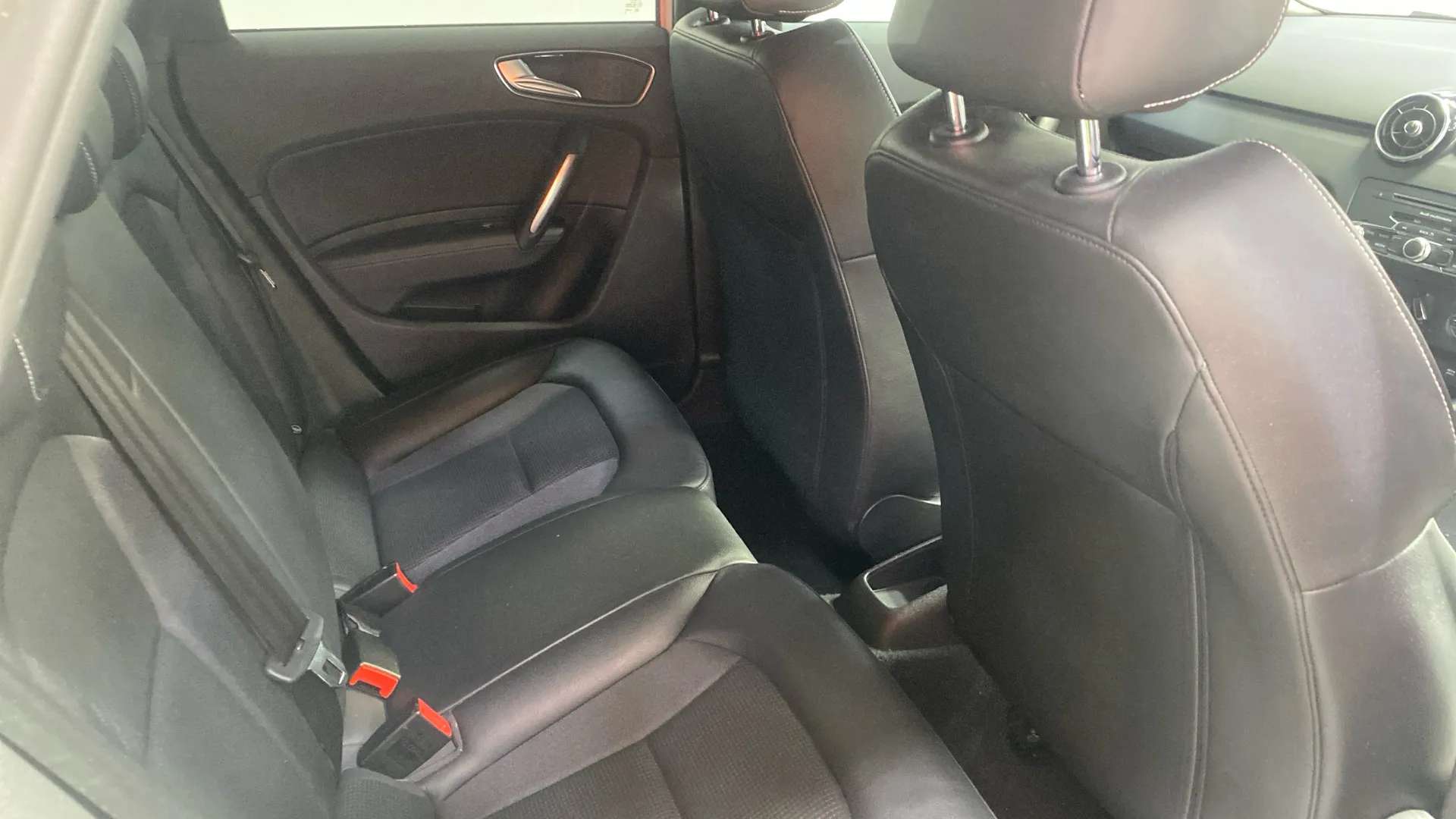 2017 AUDI A1 2017 AUDI A1