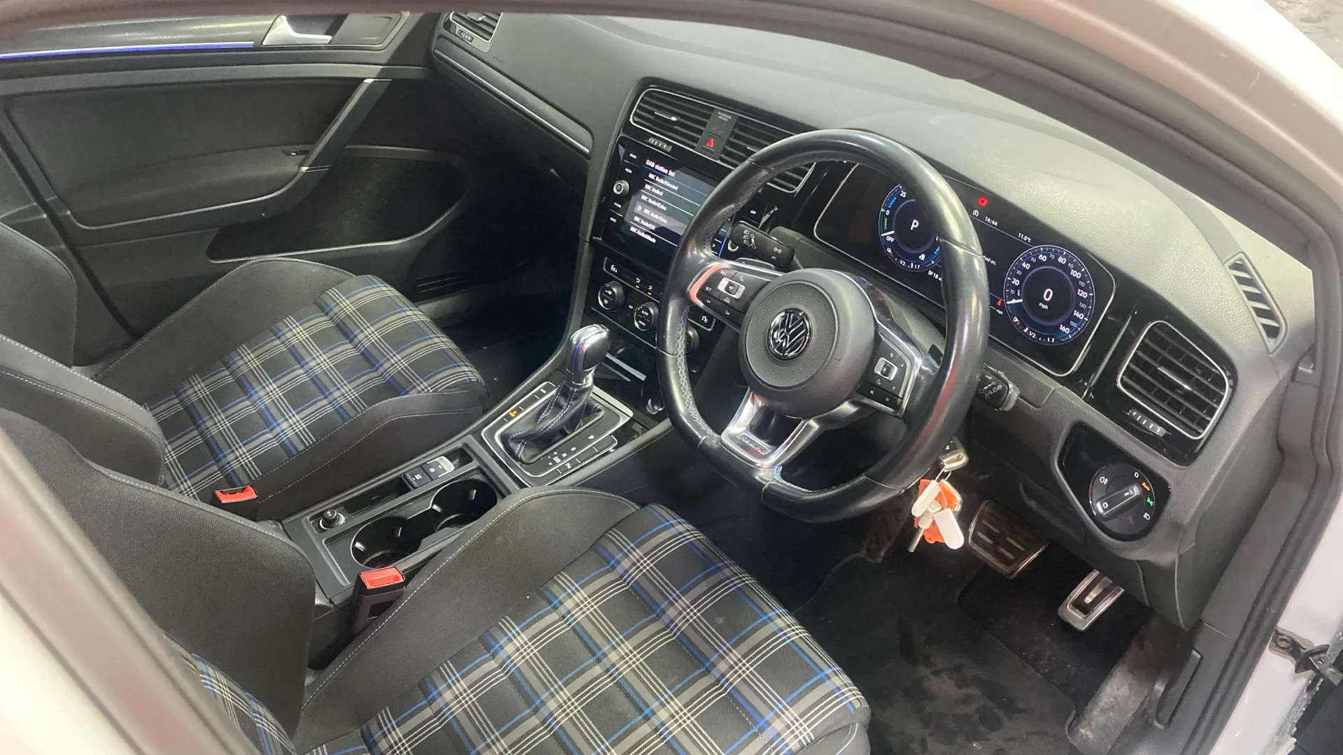 A 2018 VOLKSWAGEN GOLF 1.4 TSI GTE DSG A 2018 VOLKSWAGEN GOLF 1.4 TSI GTE DSG