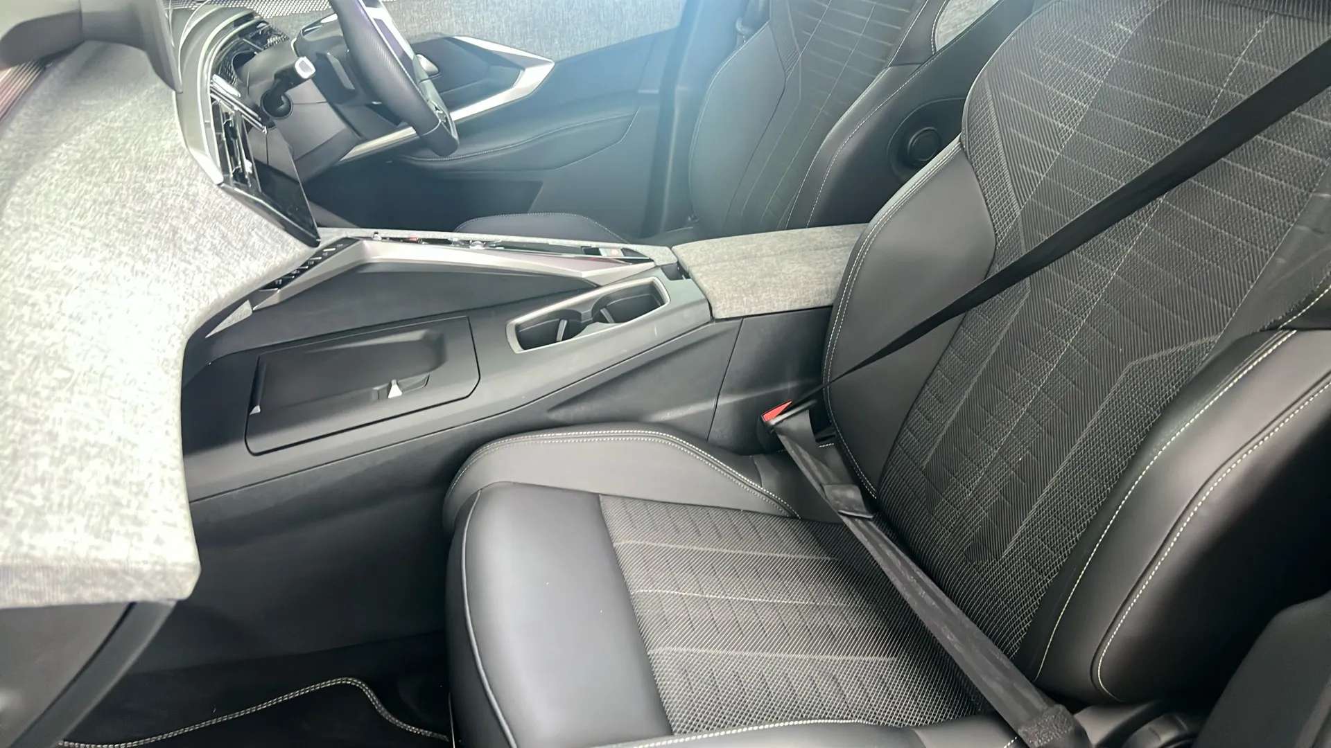 2025 PEUGEOT 3008 2025 PEUGEOT 3008