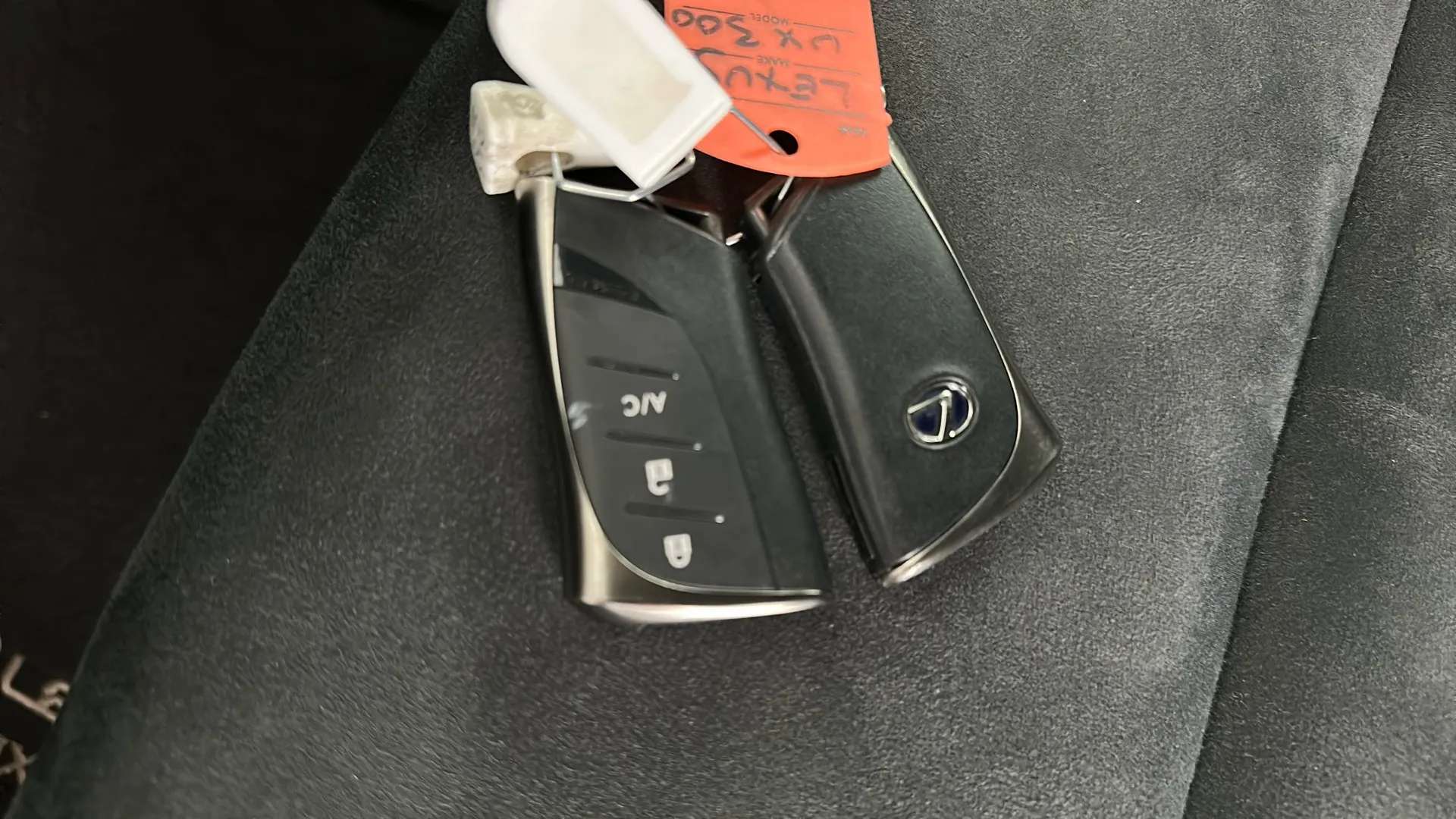 2022 LEXUS UX 2022 LEXUS UX