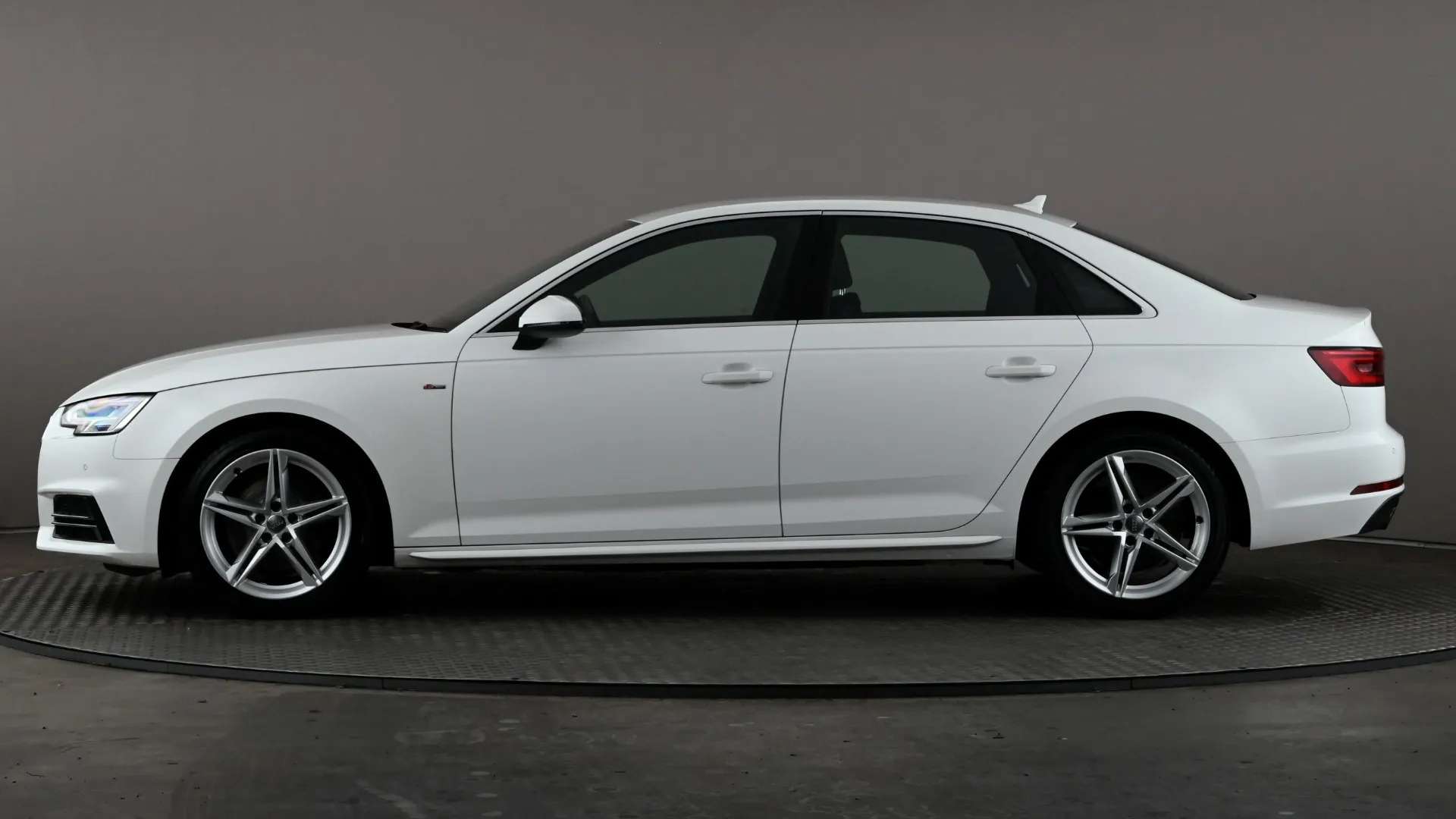 2018 AUDI A4 2018 AUDI A4