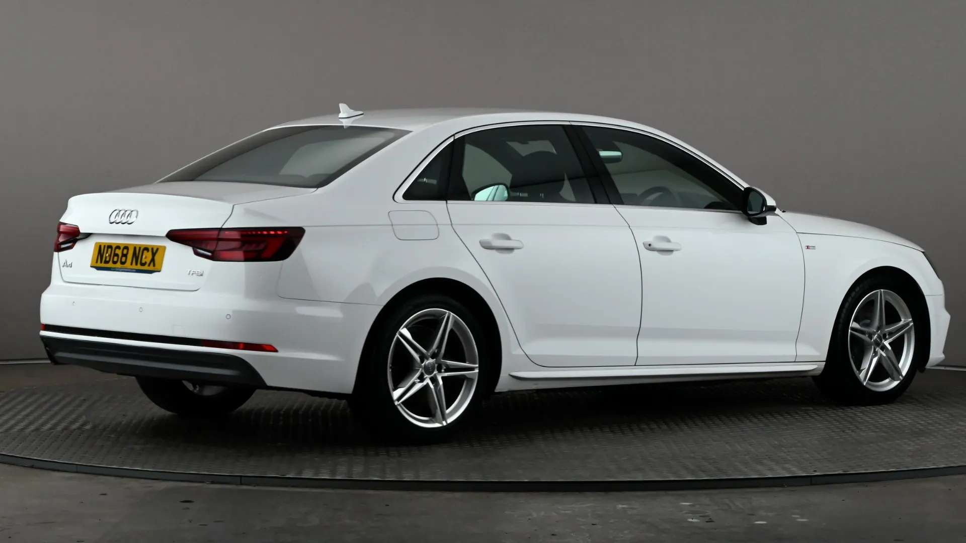 2018 AUDI A4 2018 AUDI A4