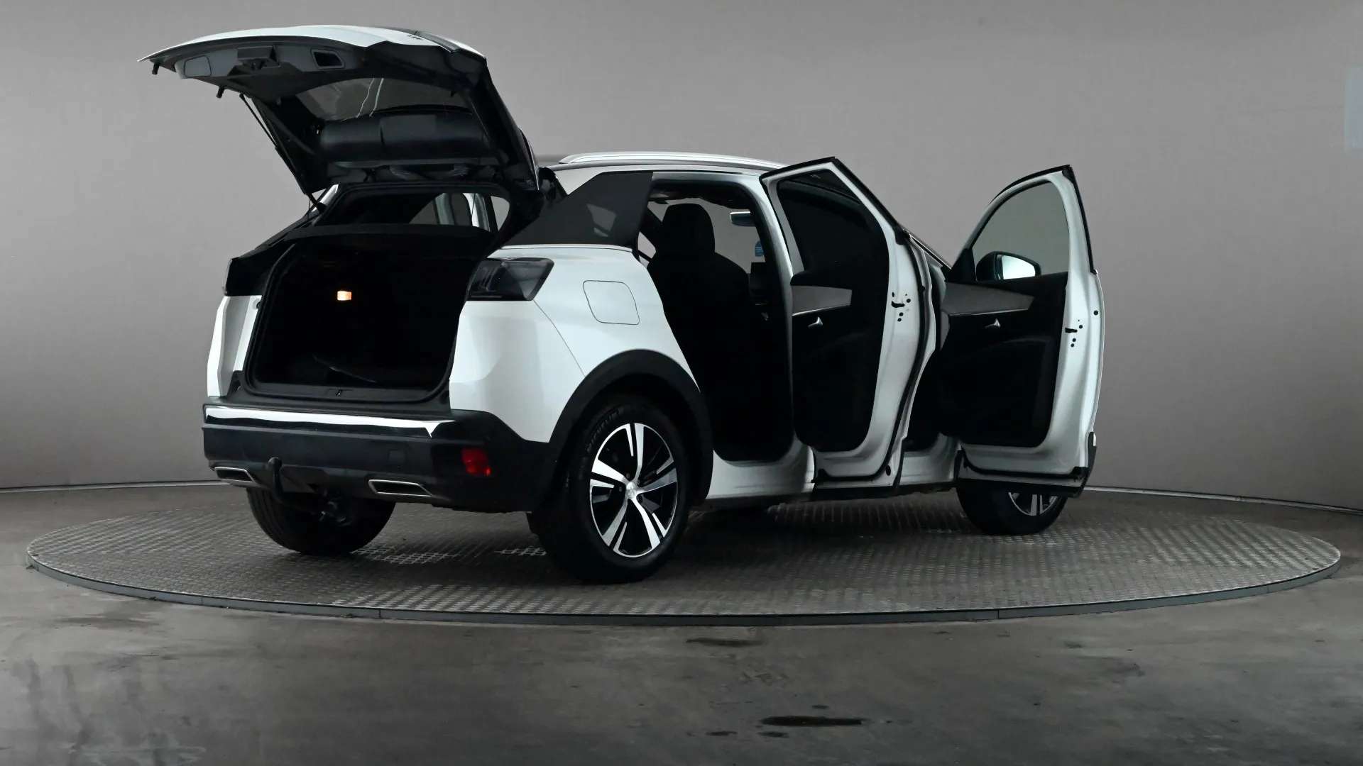 2023 PEUGEOT 3008 2023 PEUGEOT 3008