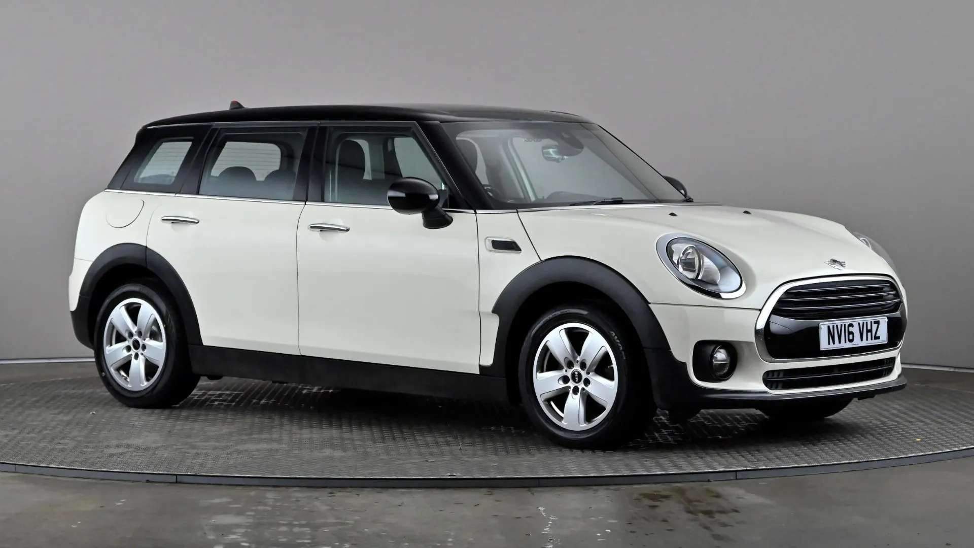 A 2016 MINI CLUBMAN 1.5 Cooper 6dr A 2016 MINI CLUBMAN 1.5 Cooper 6dr