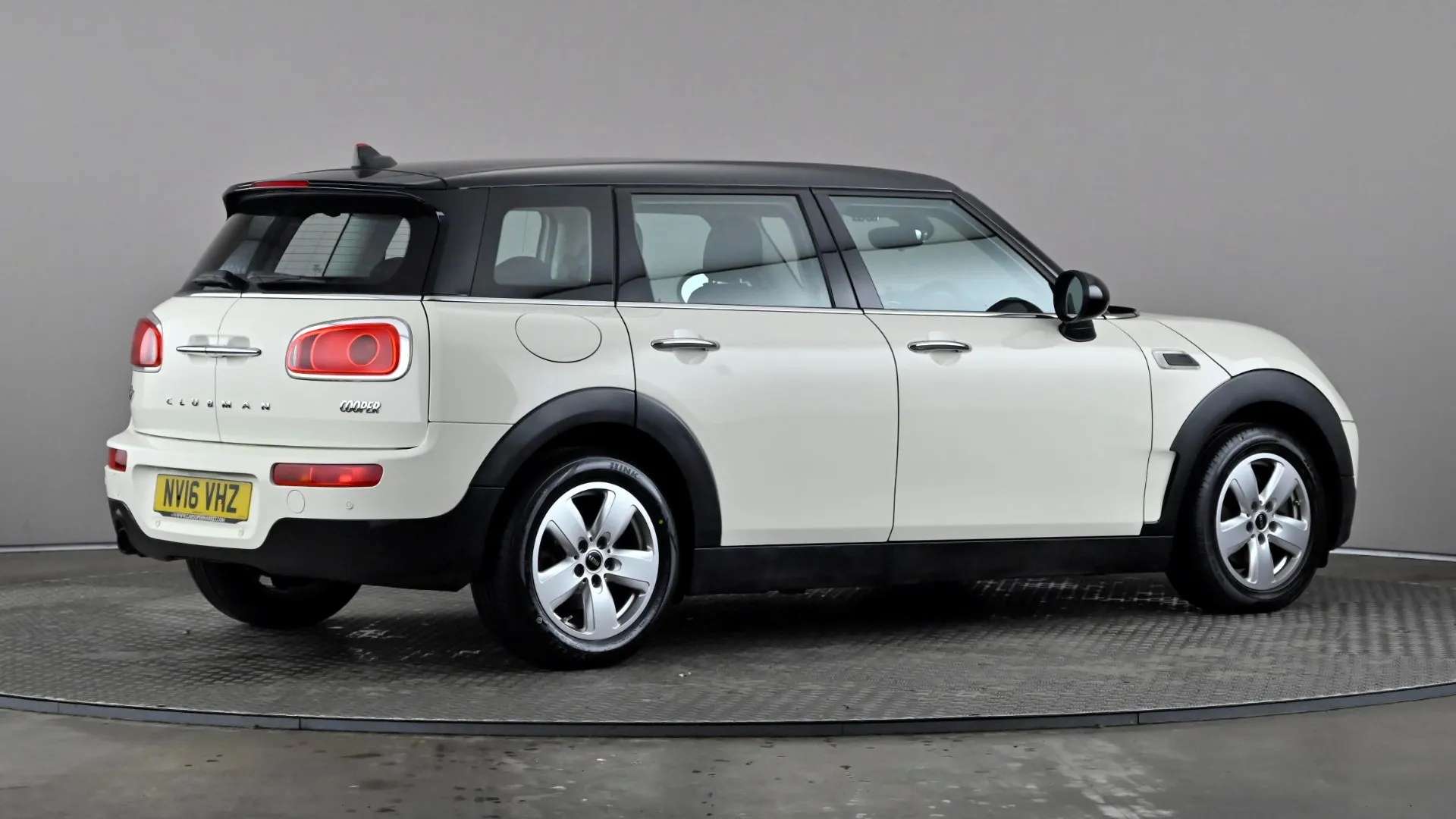 2016 MINI CLUBMAN 2016 MINI CLUBMAN