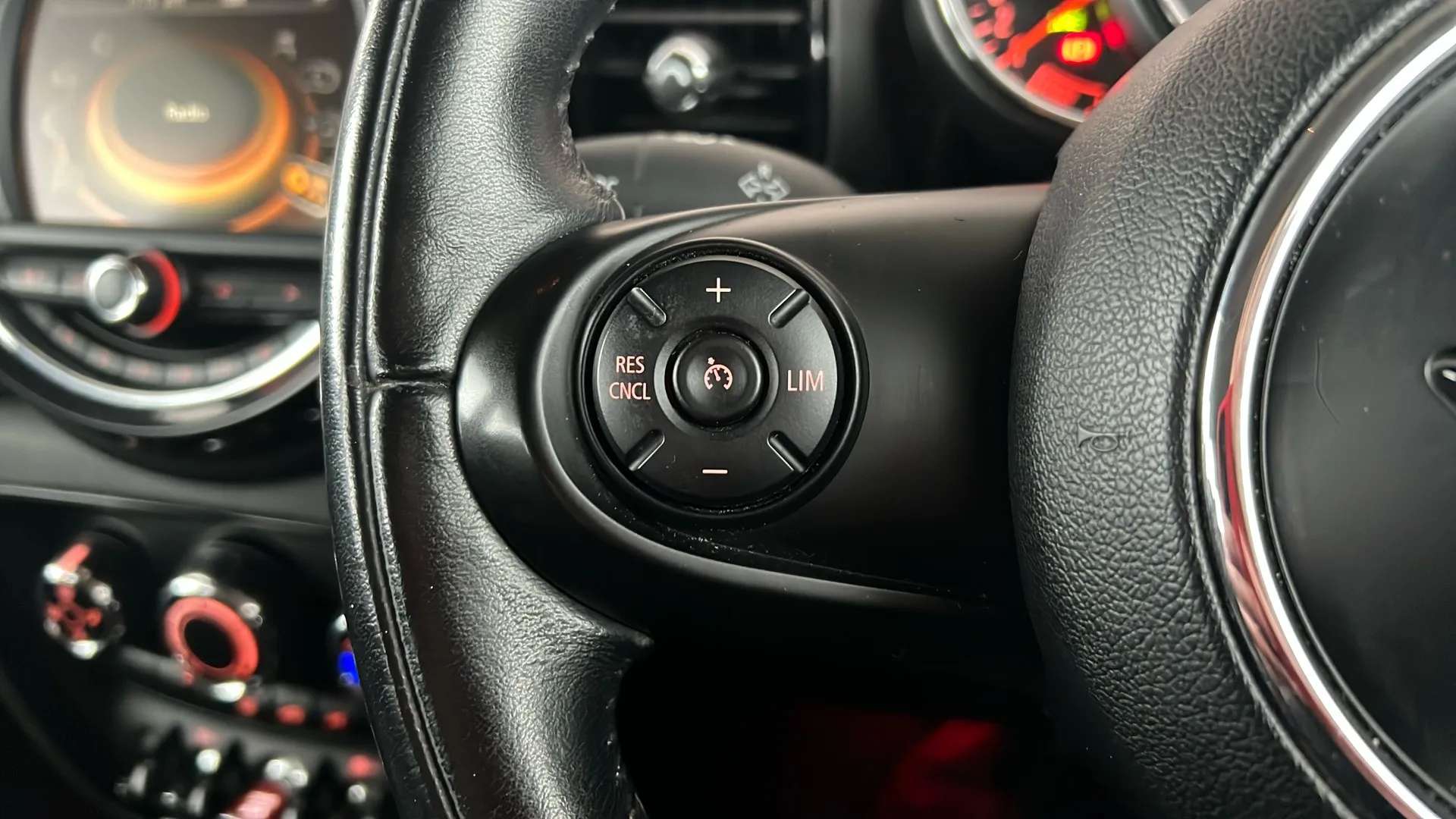 2016 MINI CLUBMAN 2016 MINI CLUBMAN