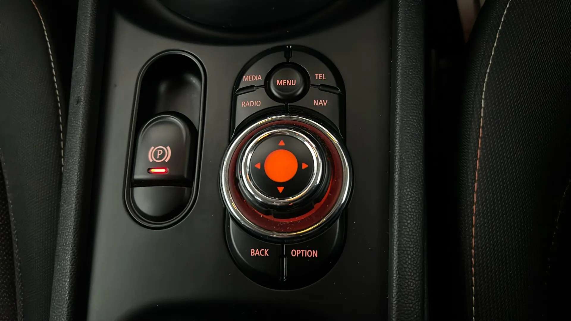 2016 MINI CLUBMAN 2016 MINI CLUBMAN