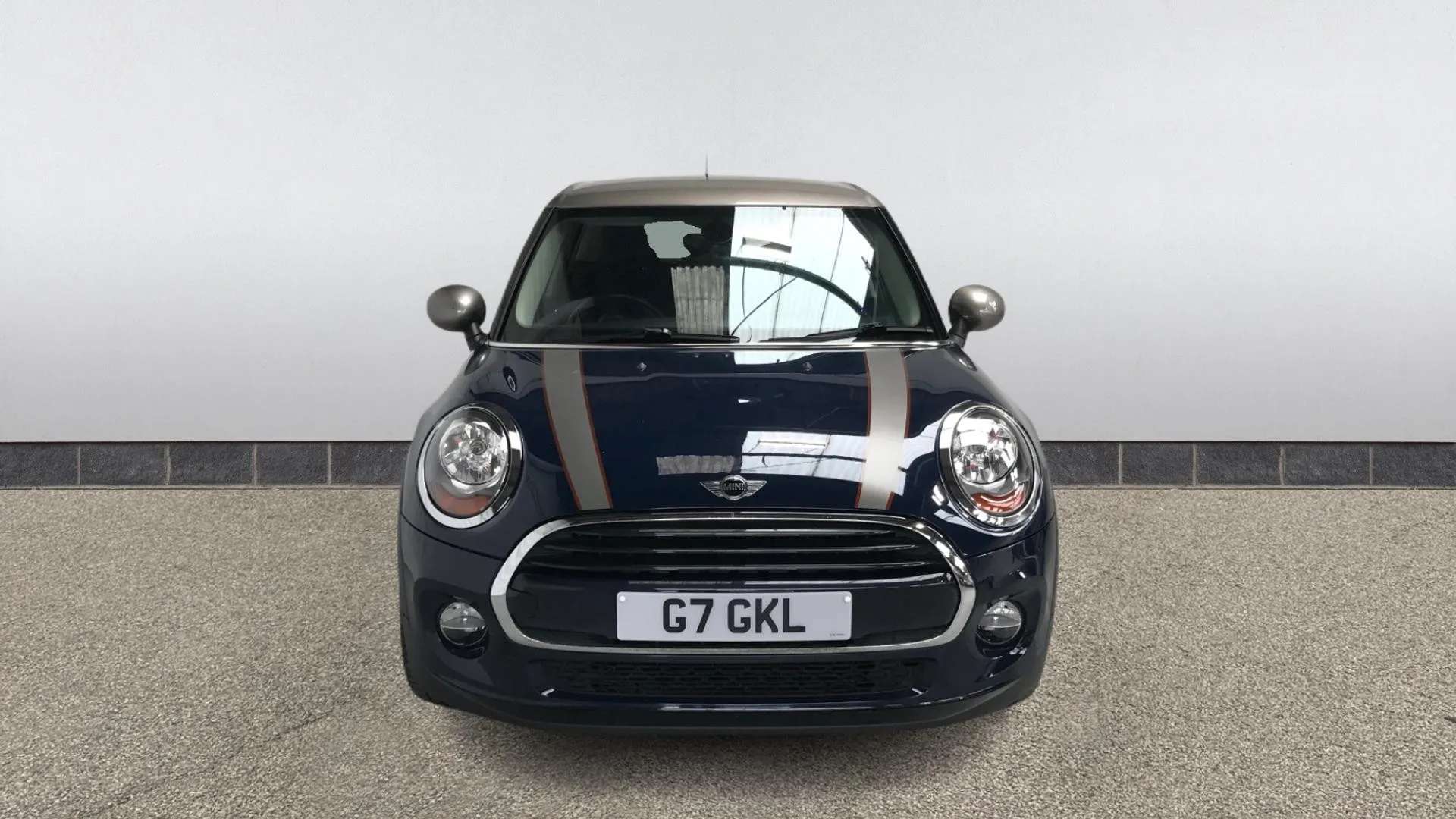 A 2017 MINI HATCH 1.5 Cooper Seven A 2017 MINI HATCH 1.5 Cooper Seven