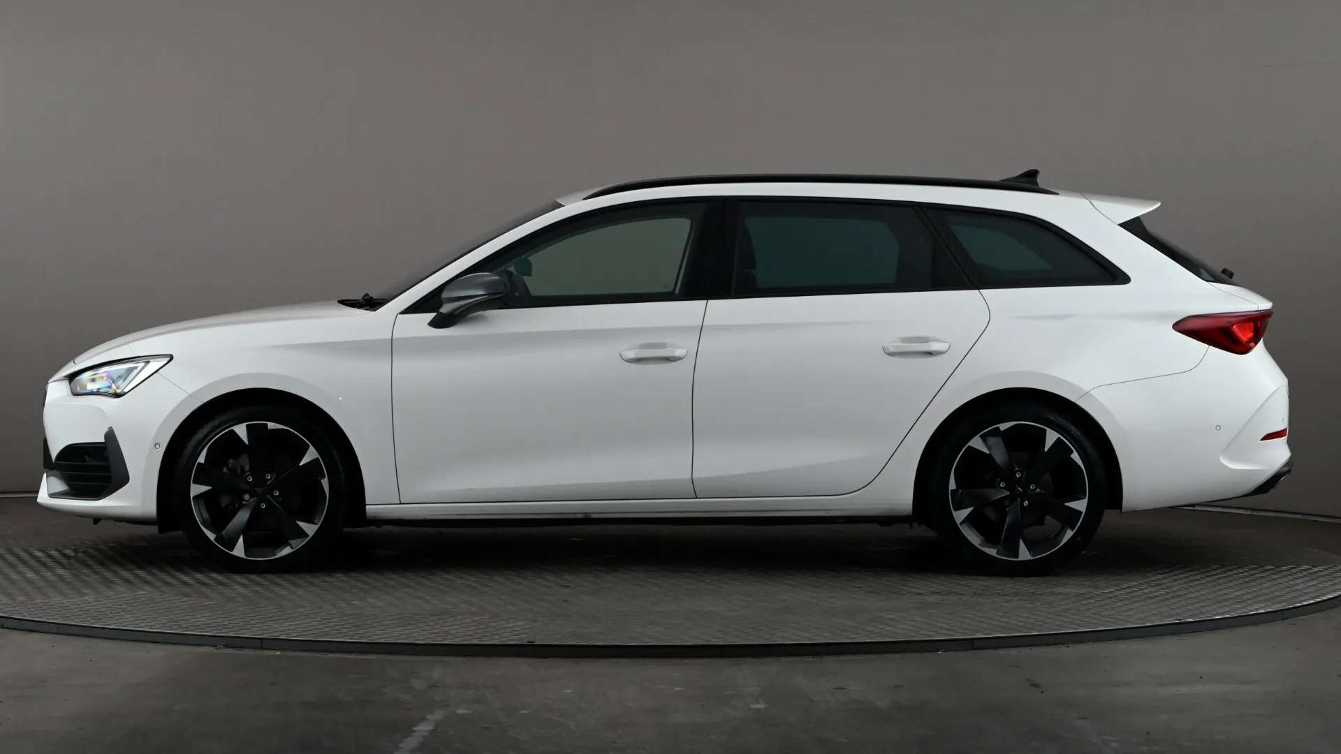 A 2024 CUPRA LEON 1.5 eTSI V1 DSG A 2024 CUPRA LEON 1.5 eTSI V1 DSG