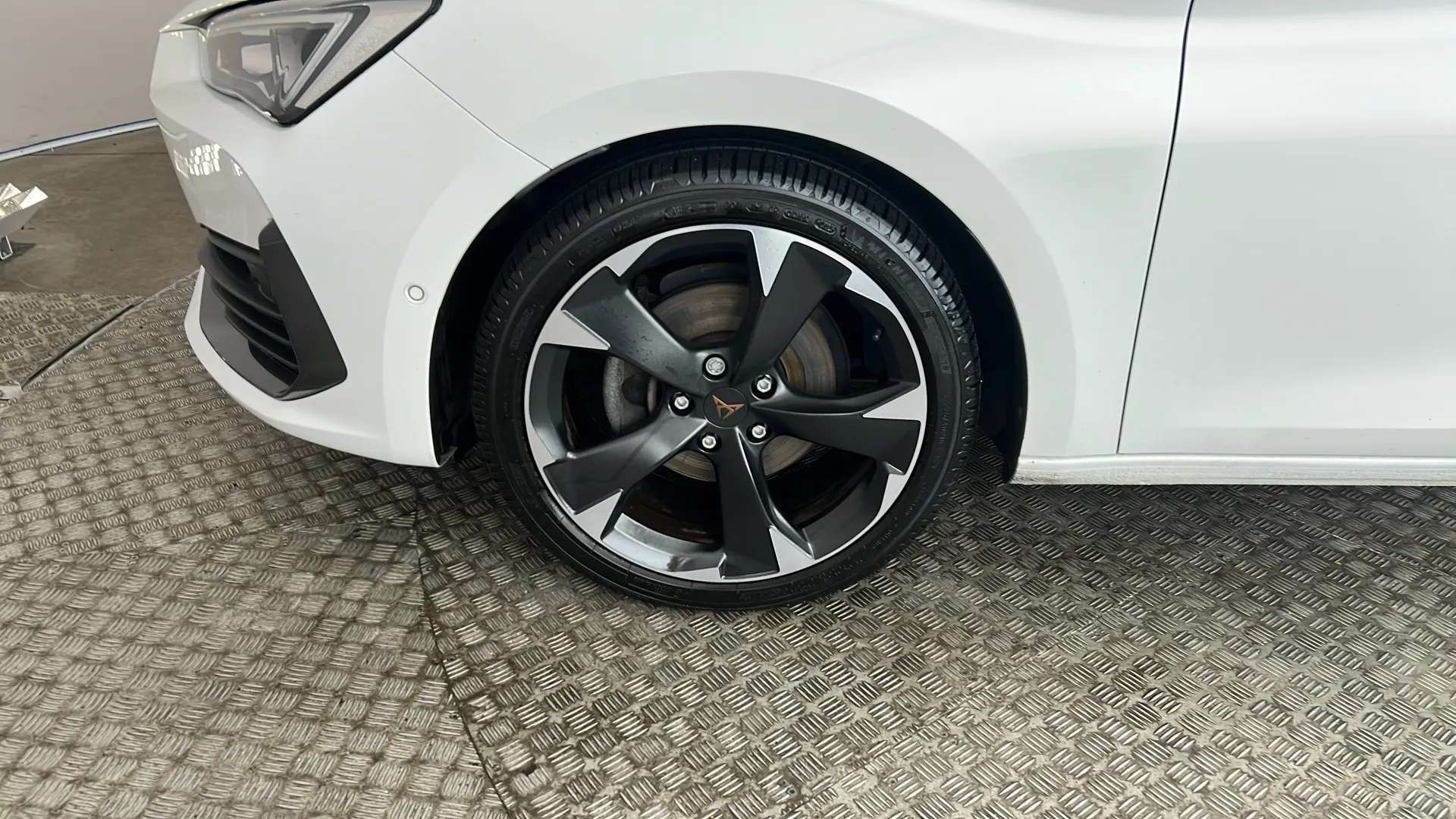 2024 CUPRA LEON 2024 CUPRA LEON