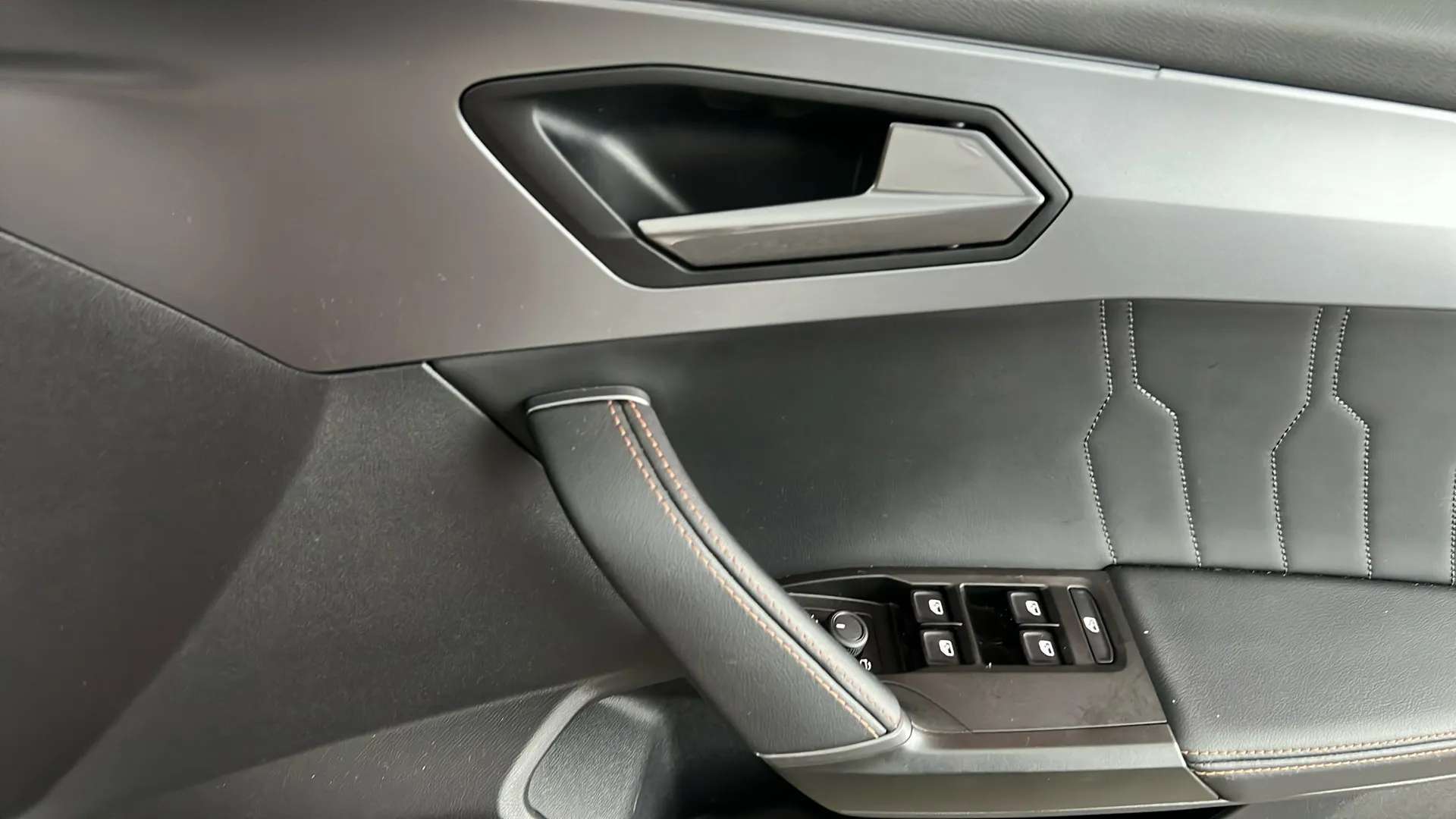 2023 CUPRA LEON 2023 CUPRA LEON