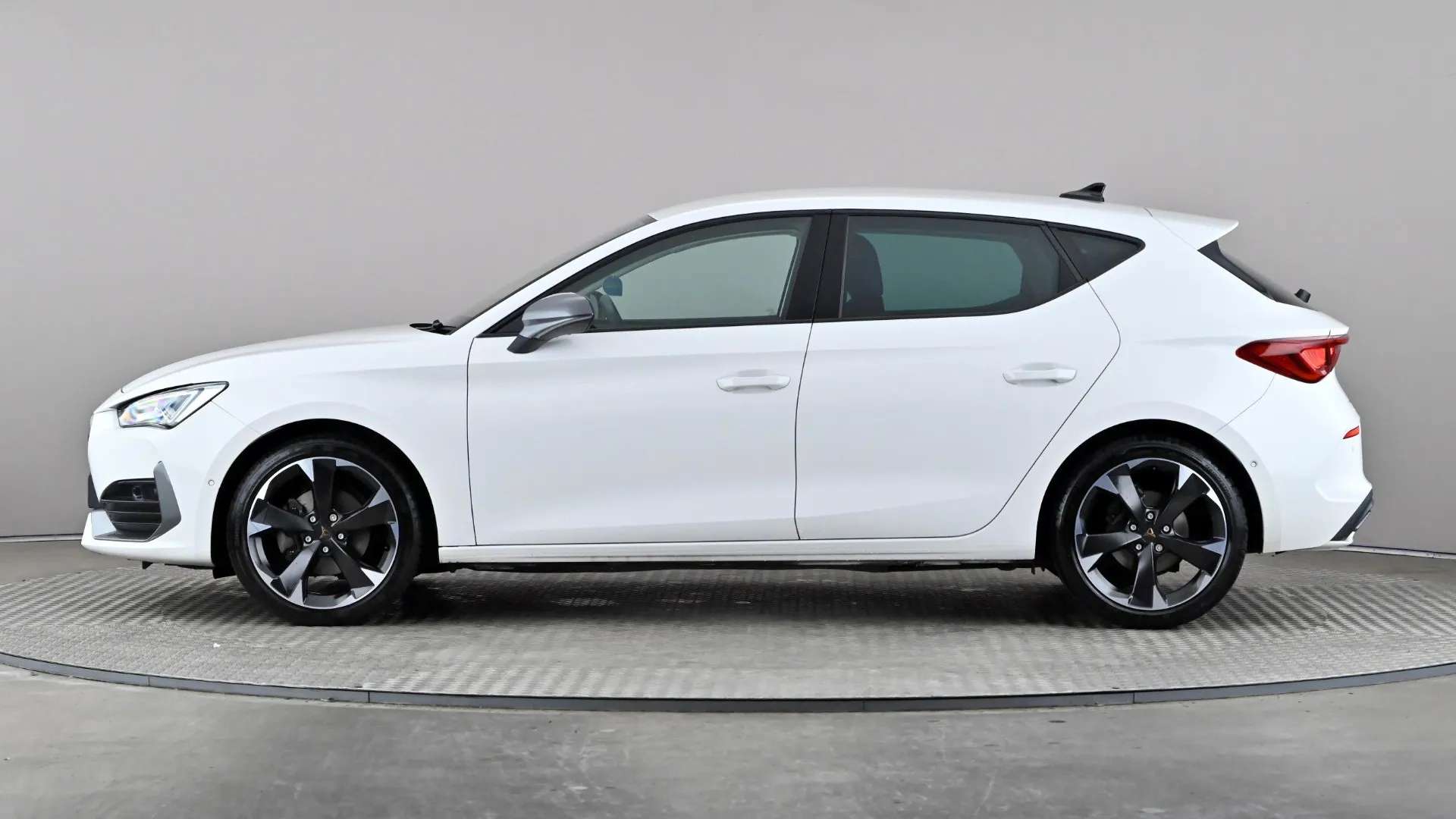 A 2024 CUPRA LEON 1.5 eTSI V1 DSG A 2024 CUPRA LEON 1.5 eTSI V1 DSG