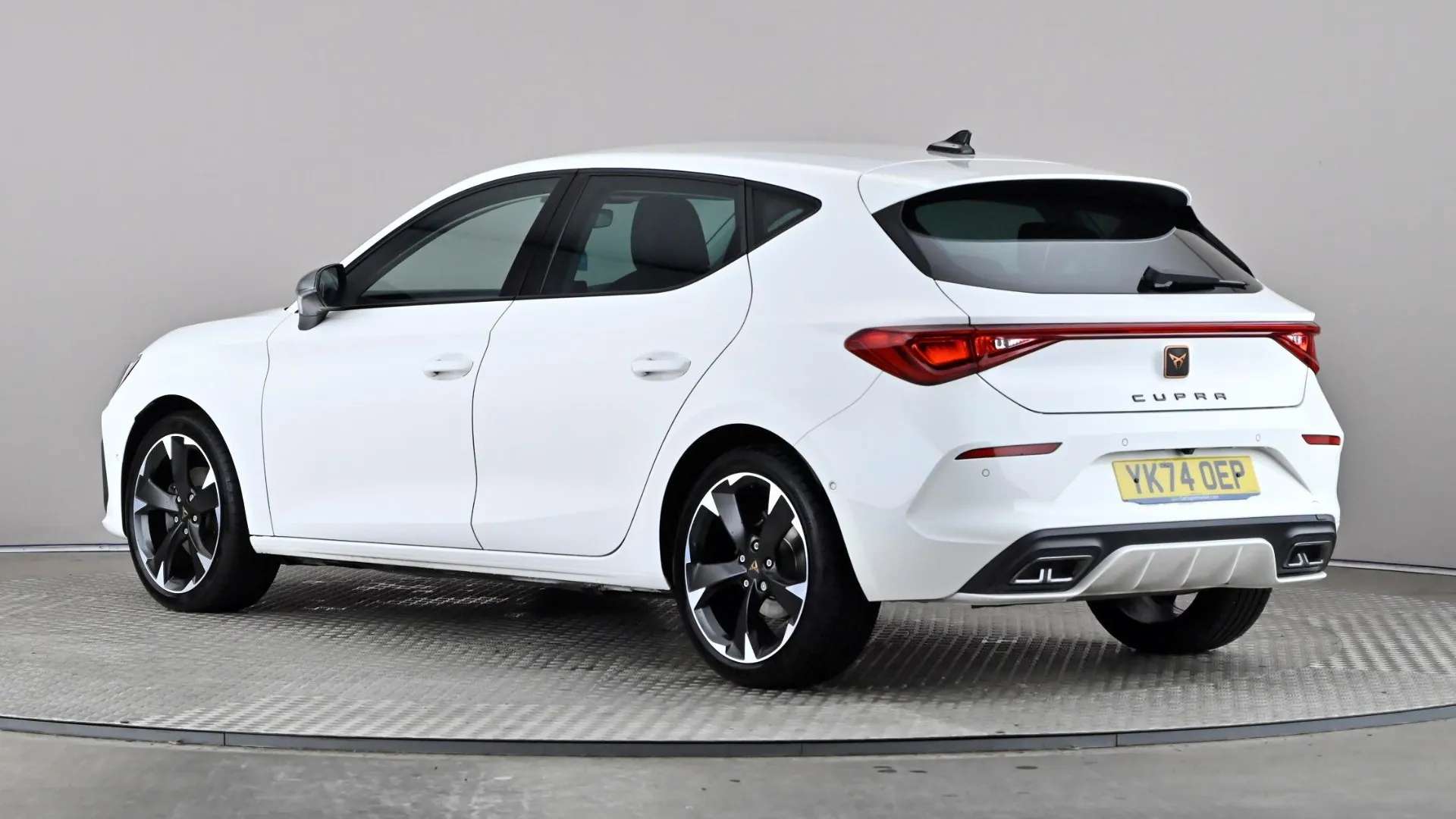 A 2024 CUPRA LEON 1.5 eTSI V1 DSG A 2024 CUPRA LEON 1.5 eTSI V1 DSG